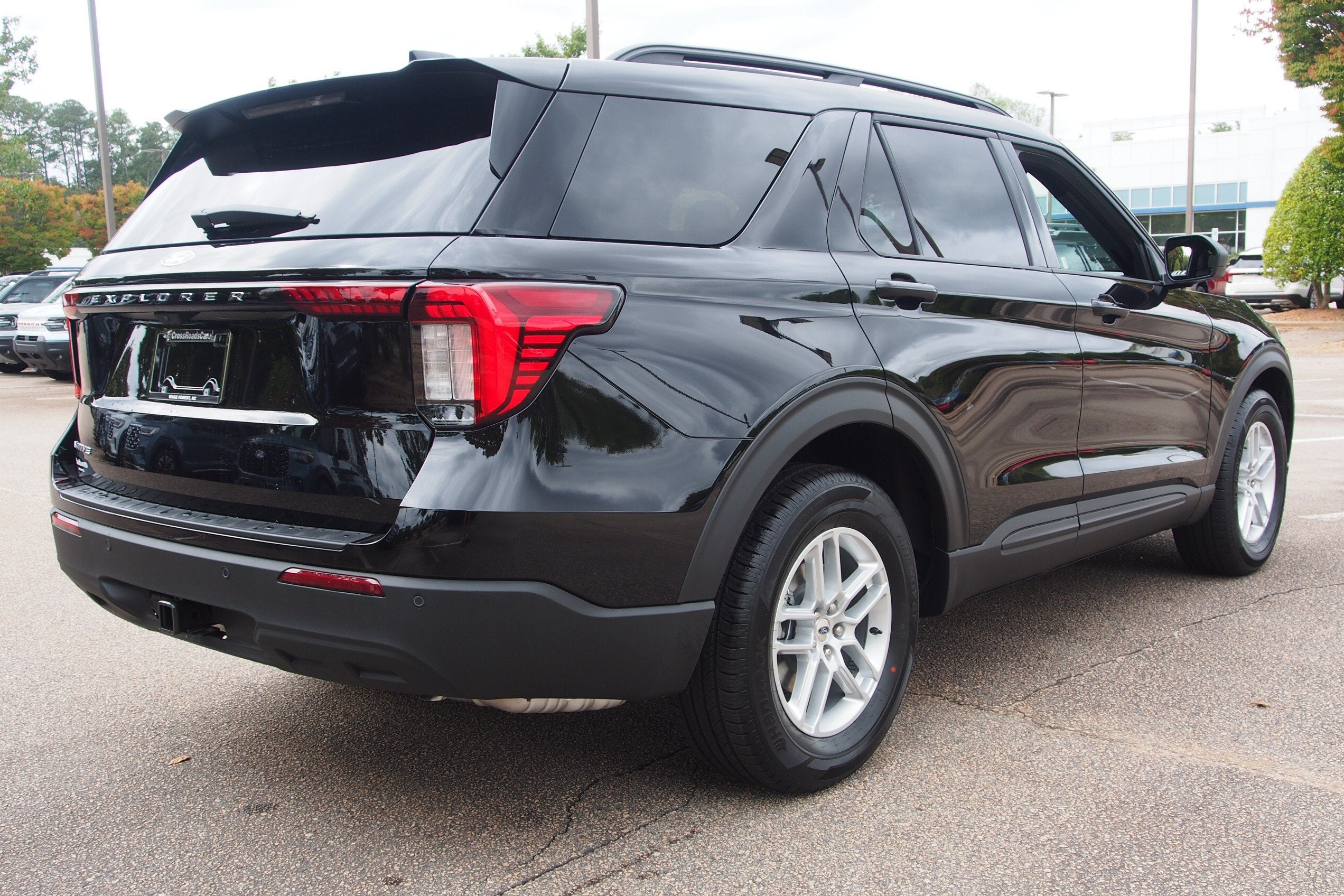 2027 Ford Explorer Active w/200A Pkg