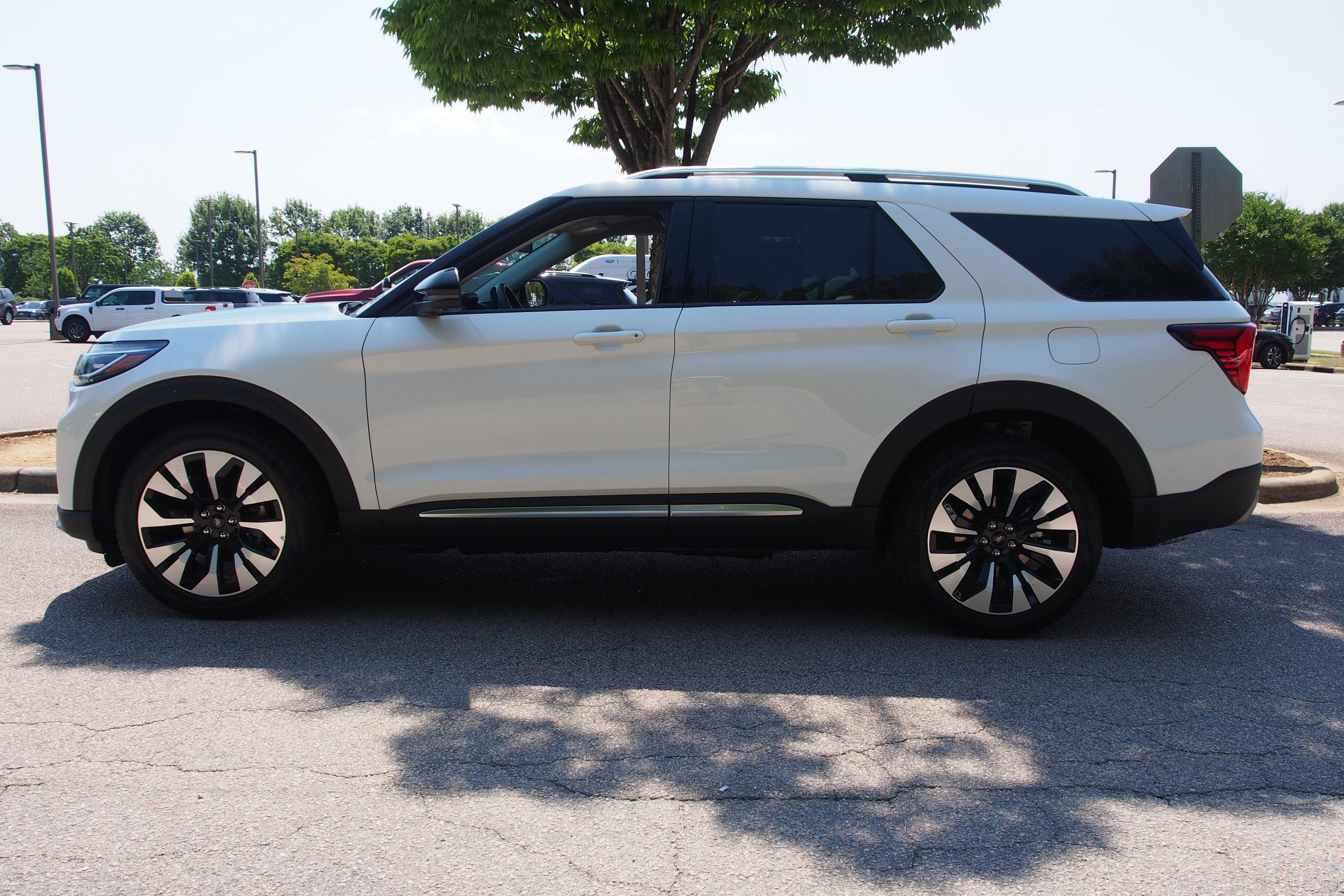 2026 Ford Explorer Platinum - Crossroads Courtesy Demo