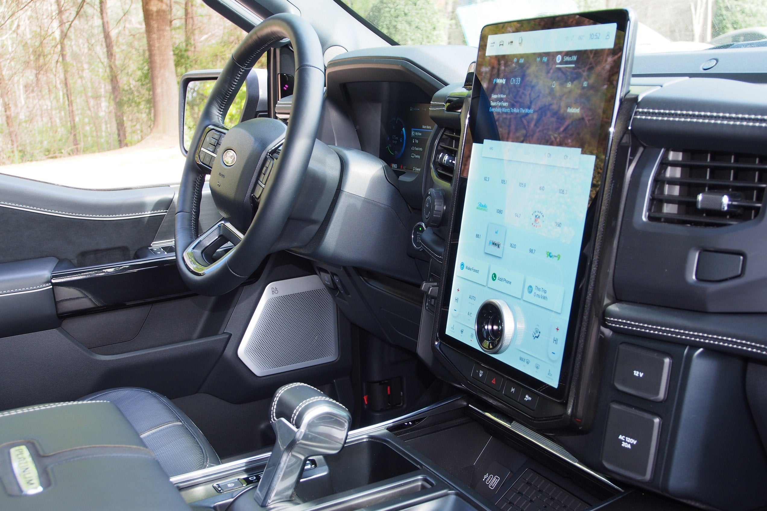 2025 Ford F-150 Lightning Platinum