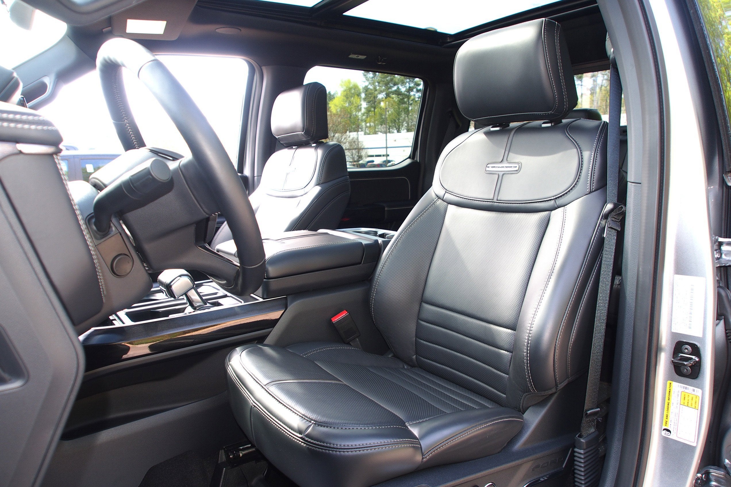 2025 Ford F-150 Lightning Platinum