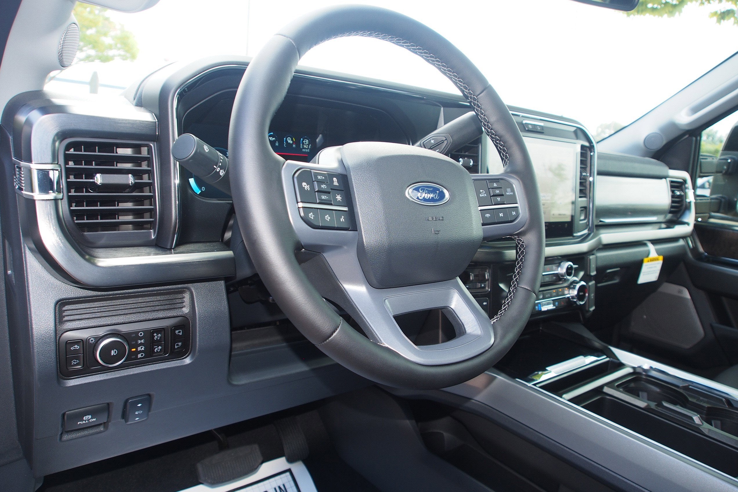 2025 Ford Super Duty F-350 SRW LARIAT