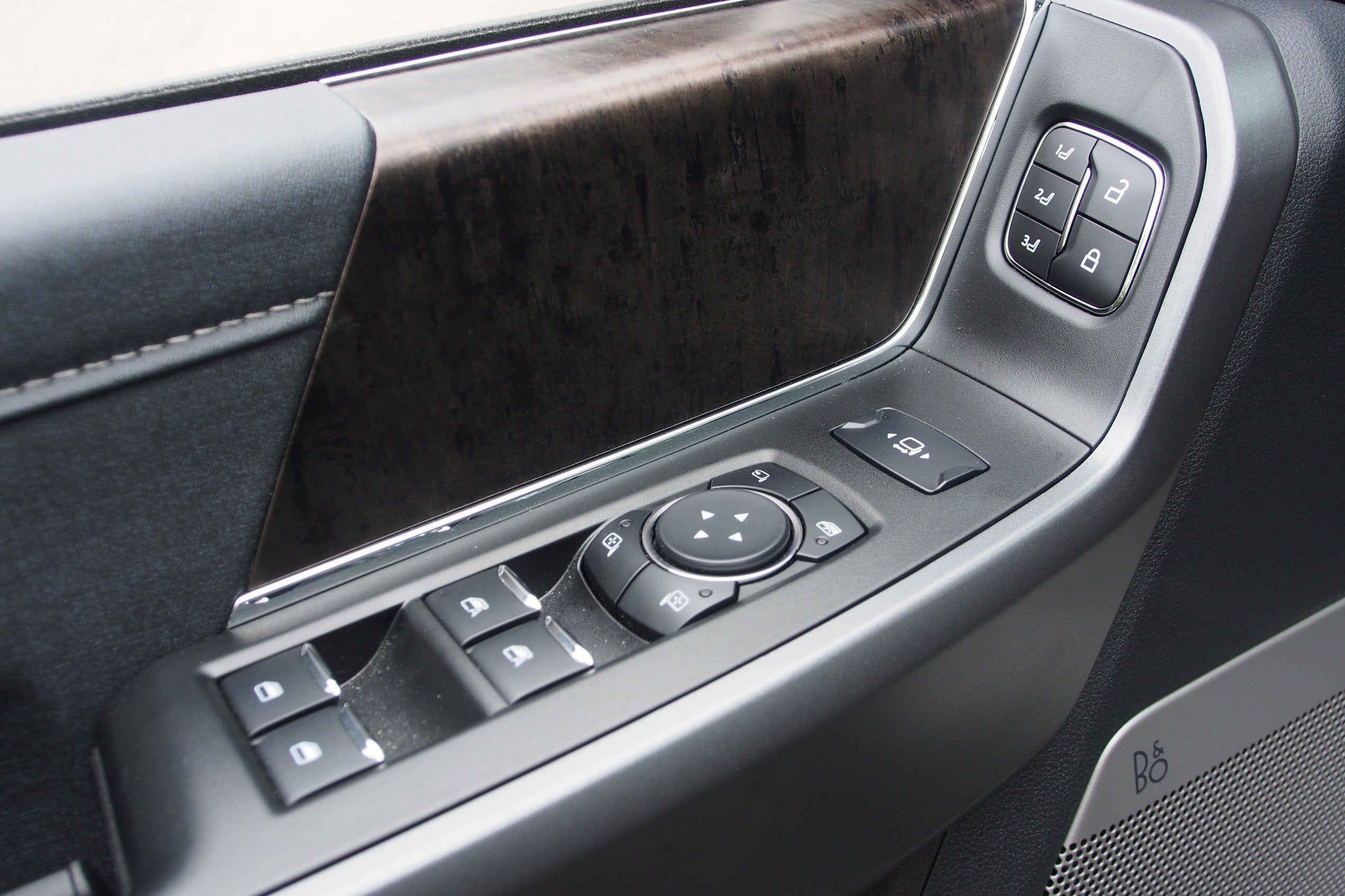 2025 Ford Super Duty F-350 SRW LARIAT