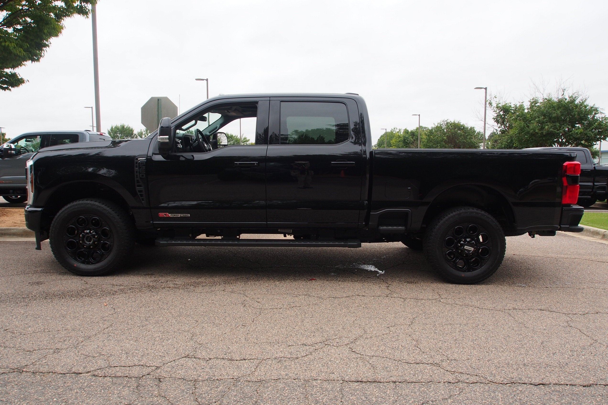 2025 Ford Super Duty F-350 SRW LARIAT