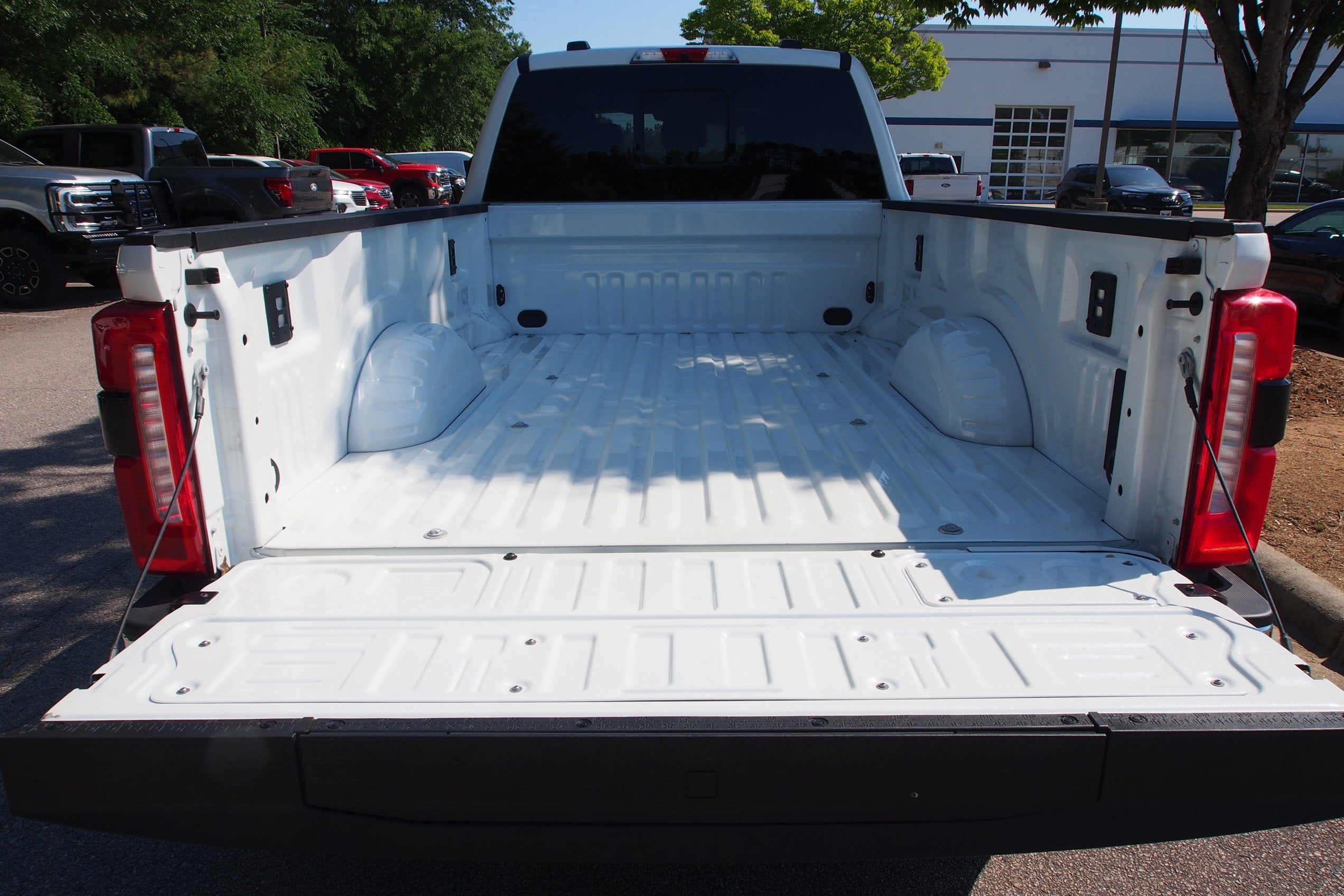 2025 Ford Super Duty F-350 DRW LARIAT
