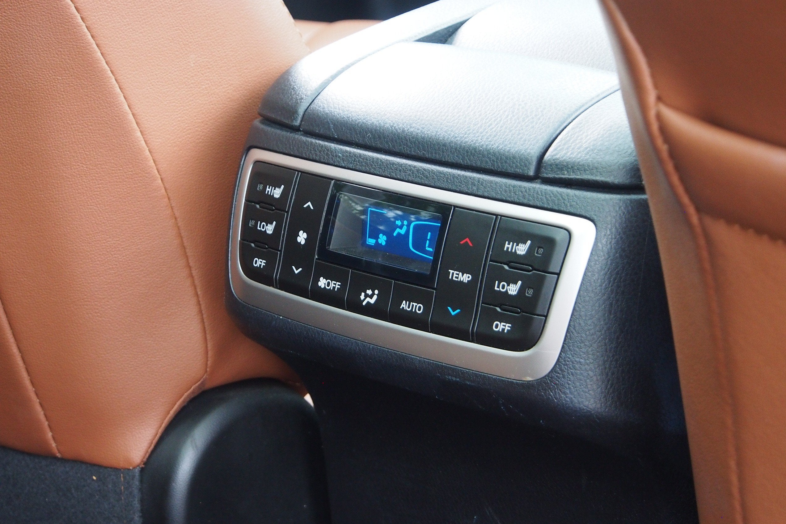 2019 Toyota Highlander Hybrid Limited Platinum