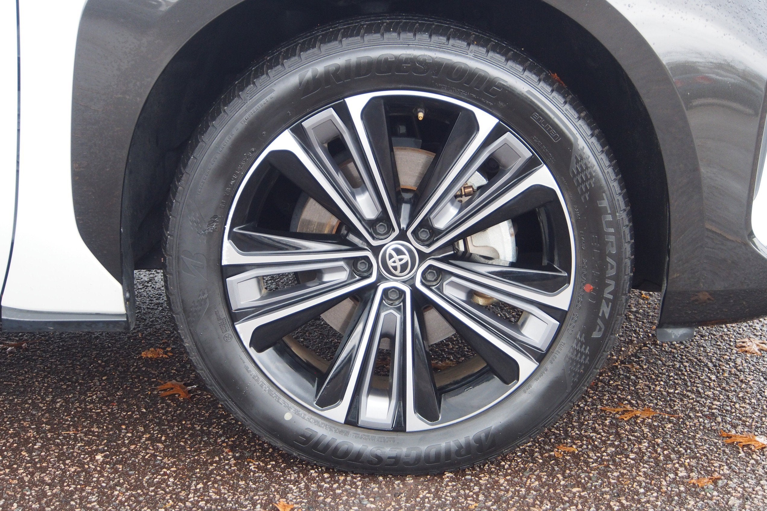 2023 Toyota bZ4X Limited