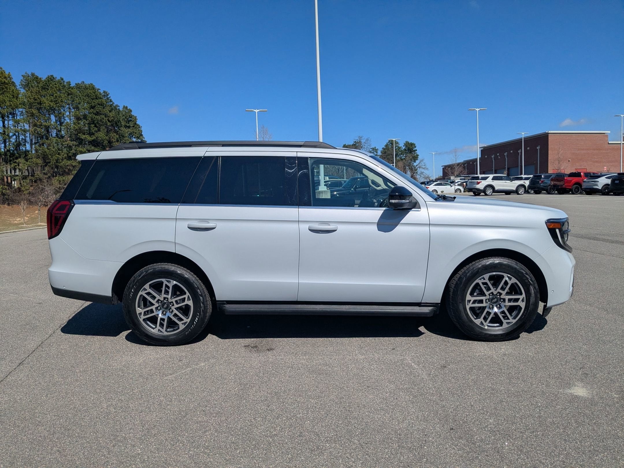 2025 Ford Expedition Active