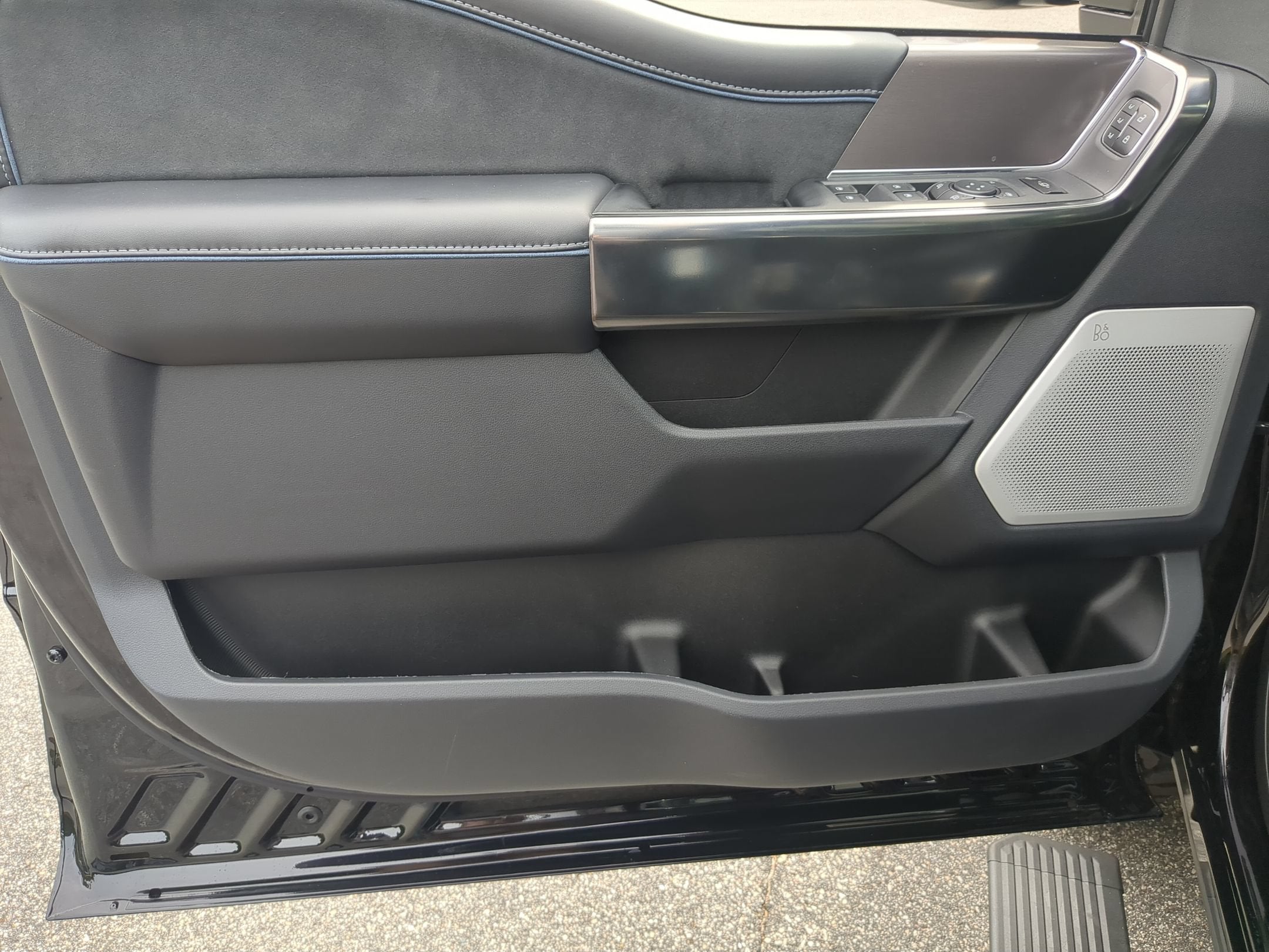 2027 Ford Super Duty F-350 SRW Platinum