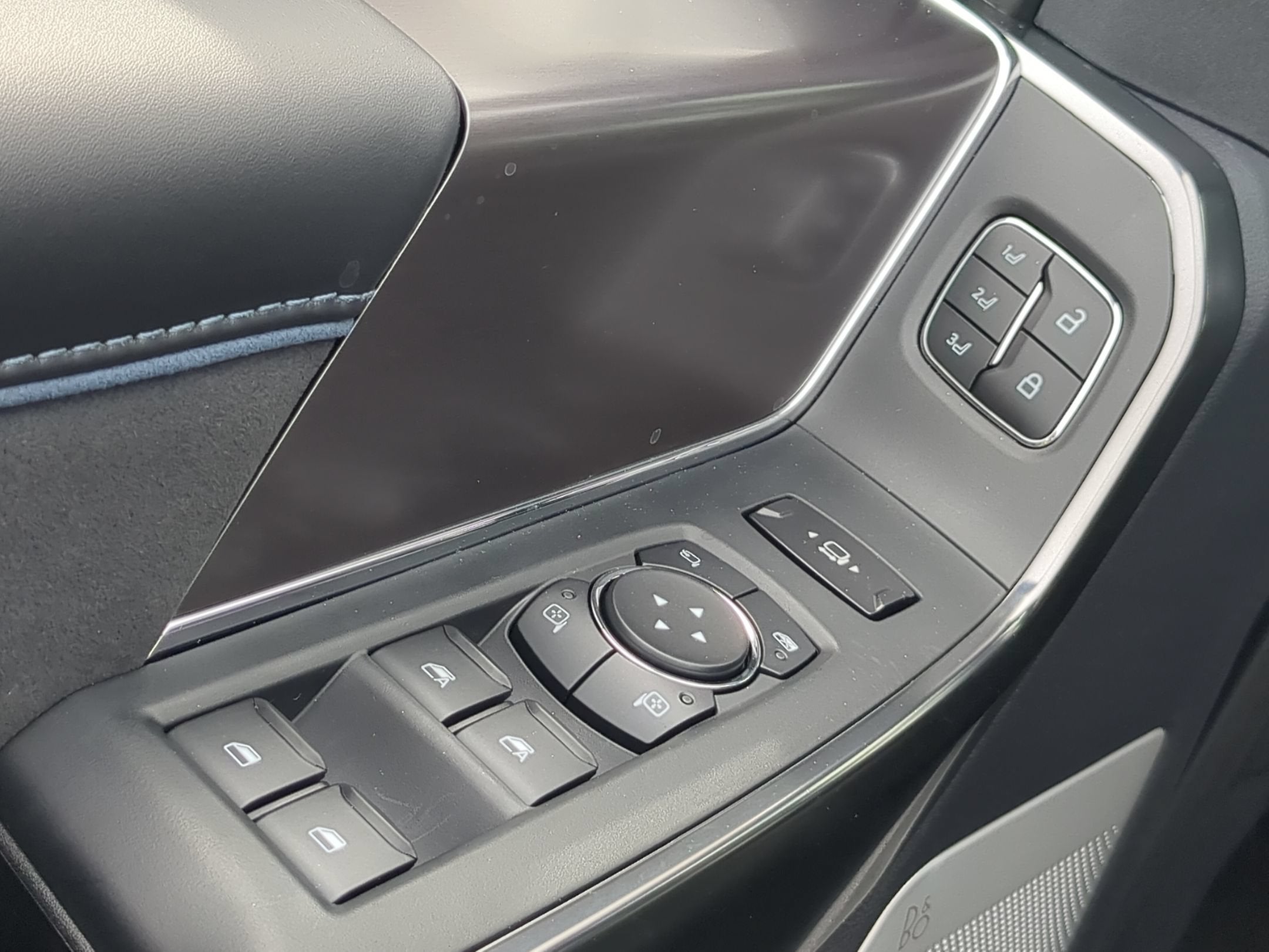 2027 Ford Super Duty F-350 SRW Platinum