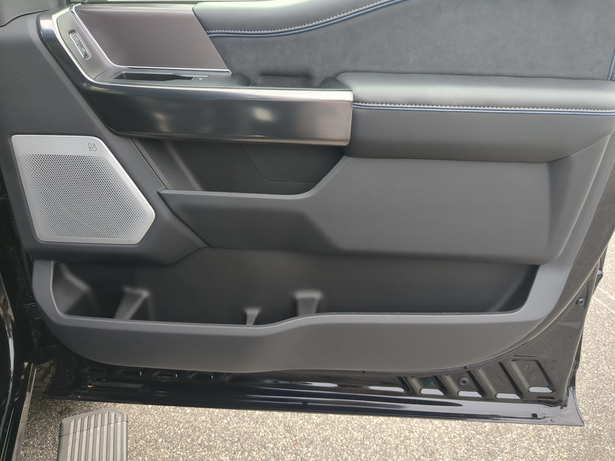 2027 Ford Super Duty F-350 SRW Platinum