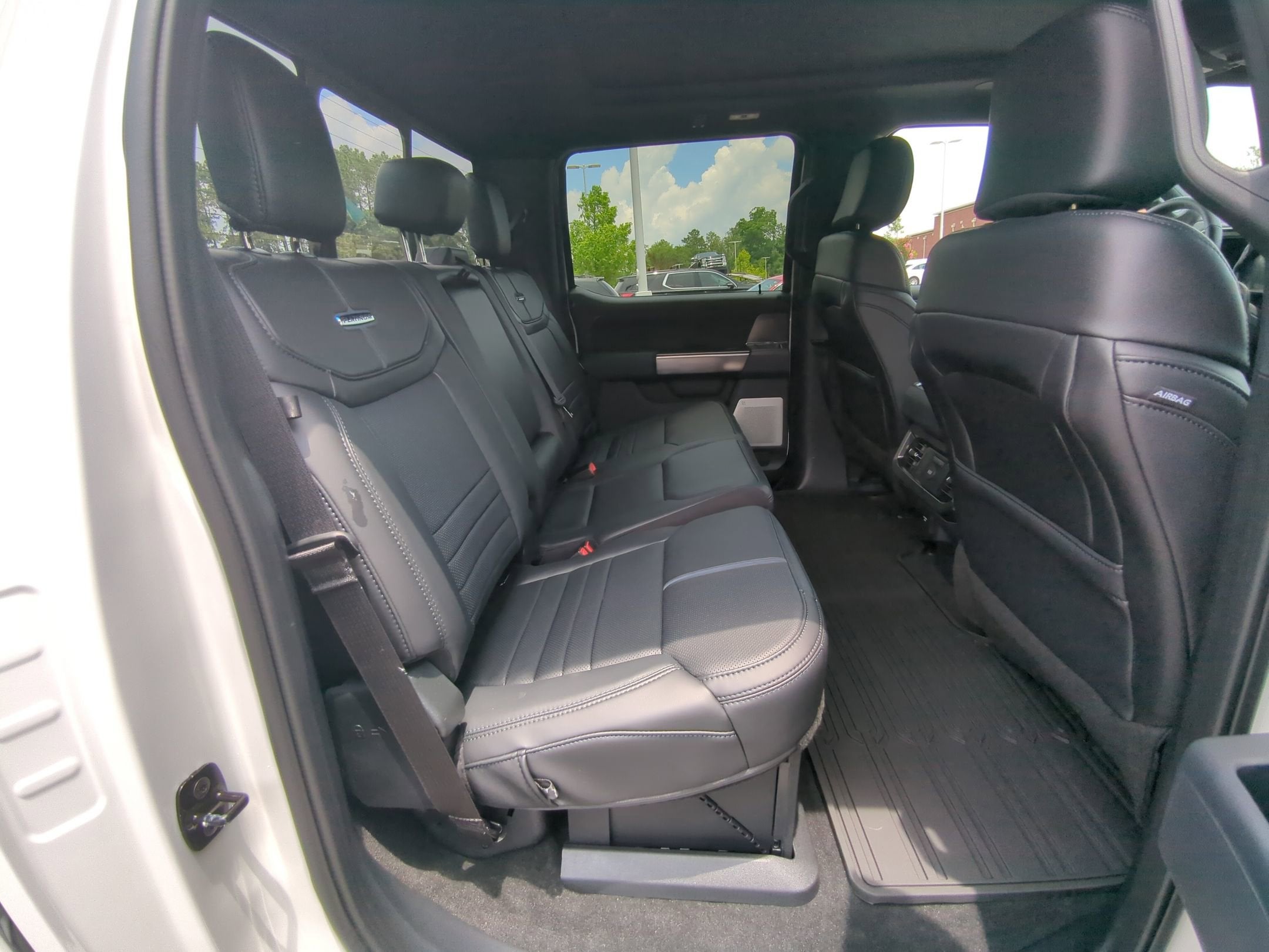 2026 Ford Super Duty F-350 SRW Platinum