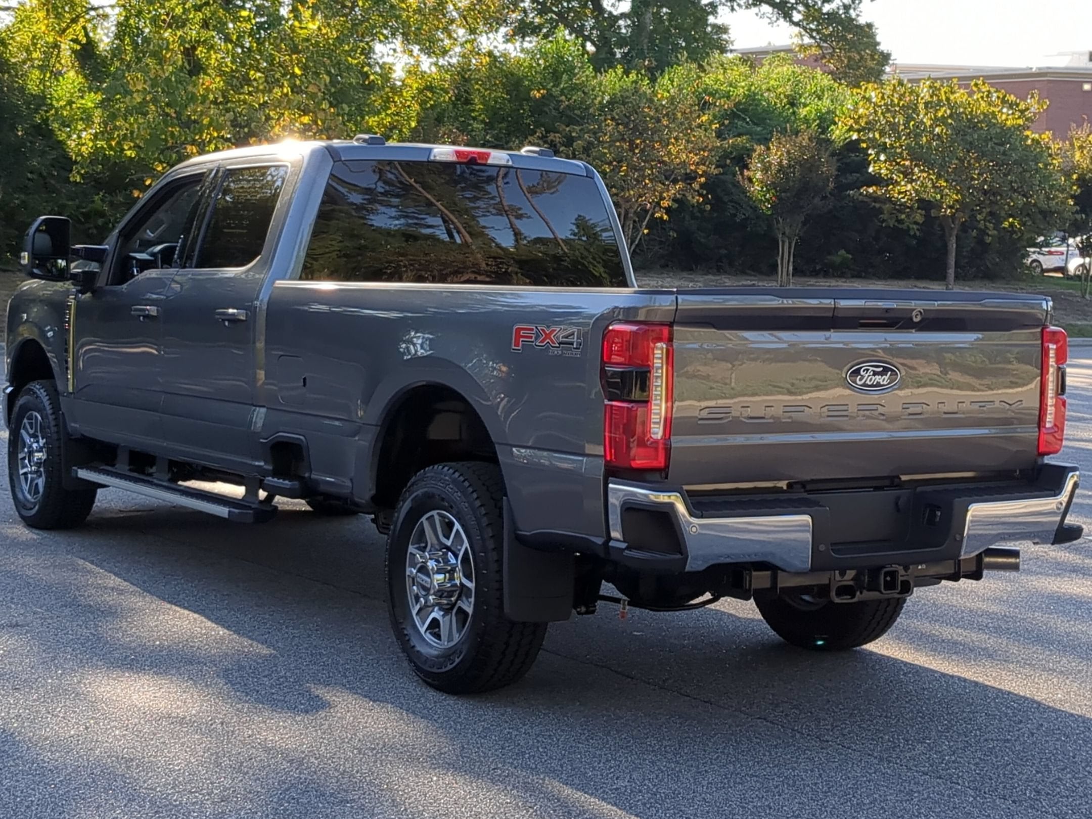 2027 Ford Super Duty F-350 SRW LARIAT