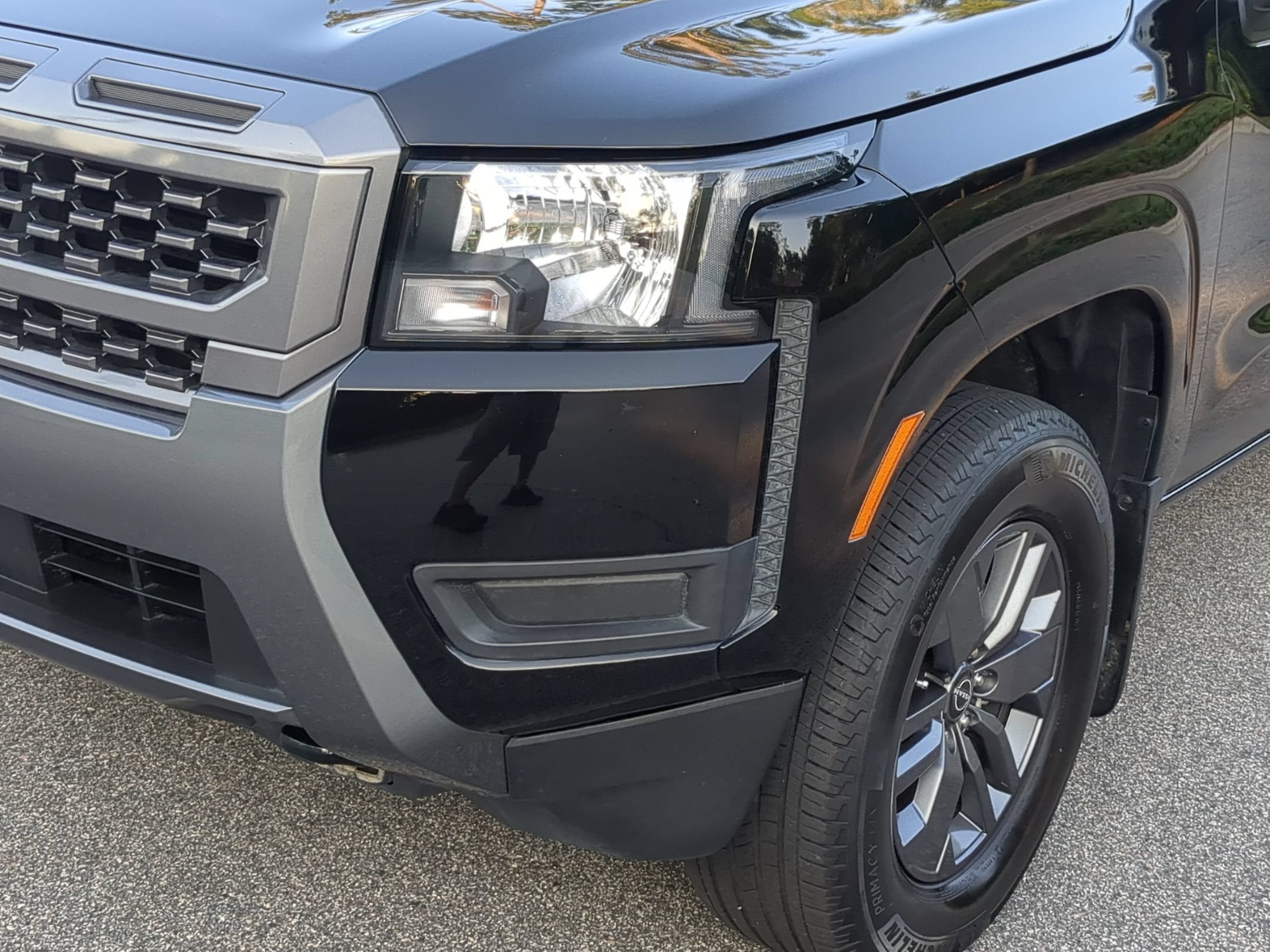 2025 Nissan Frontier SV
