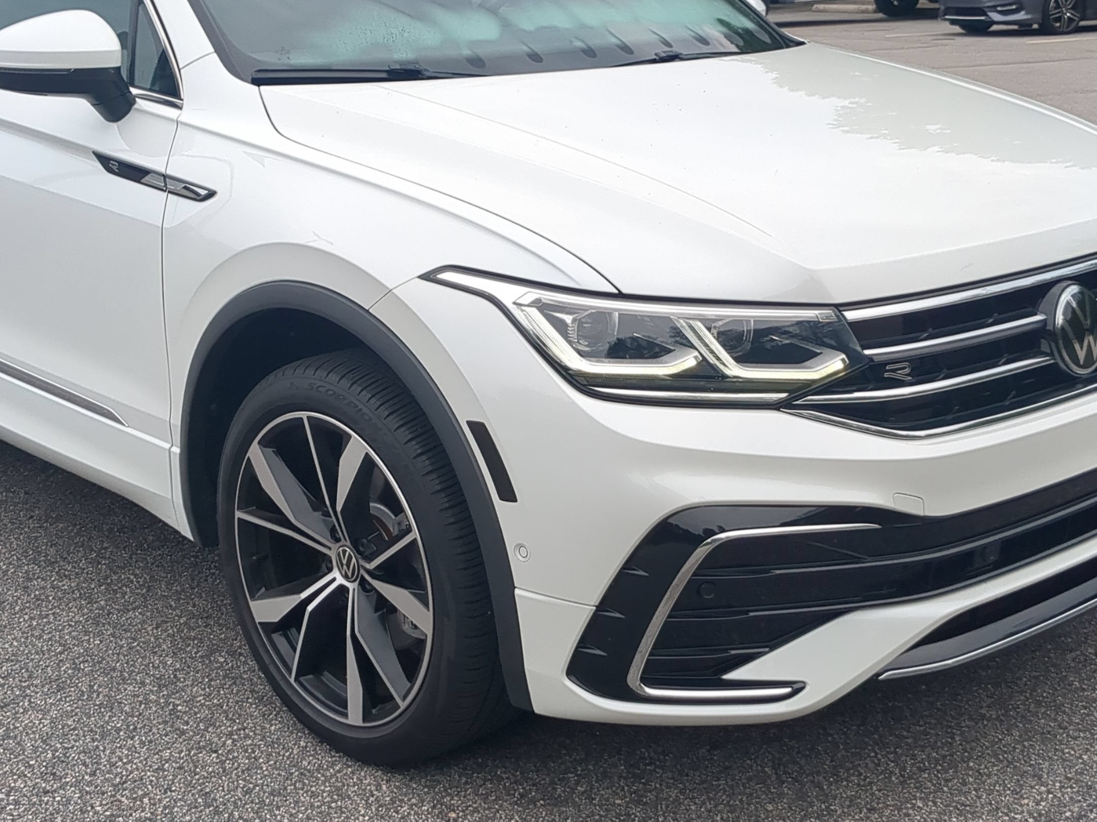 2024 Volkswagen Tiguan SEL R-Line