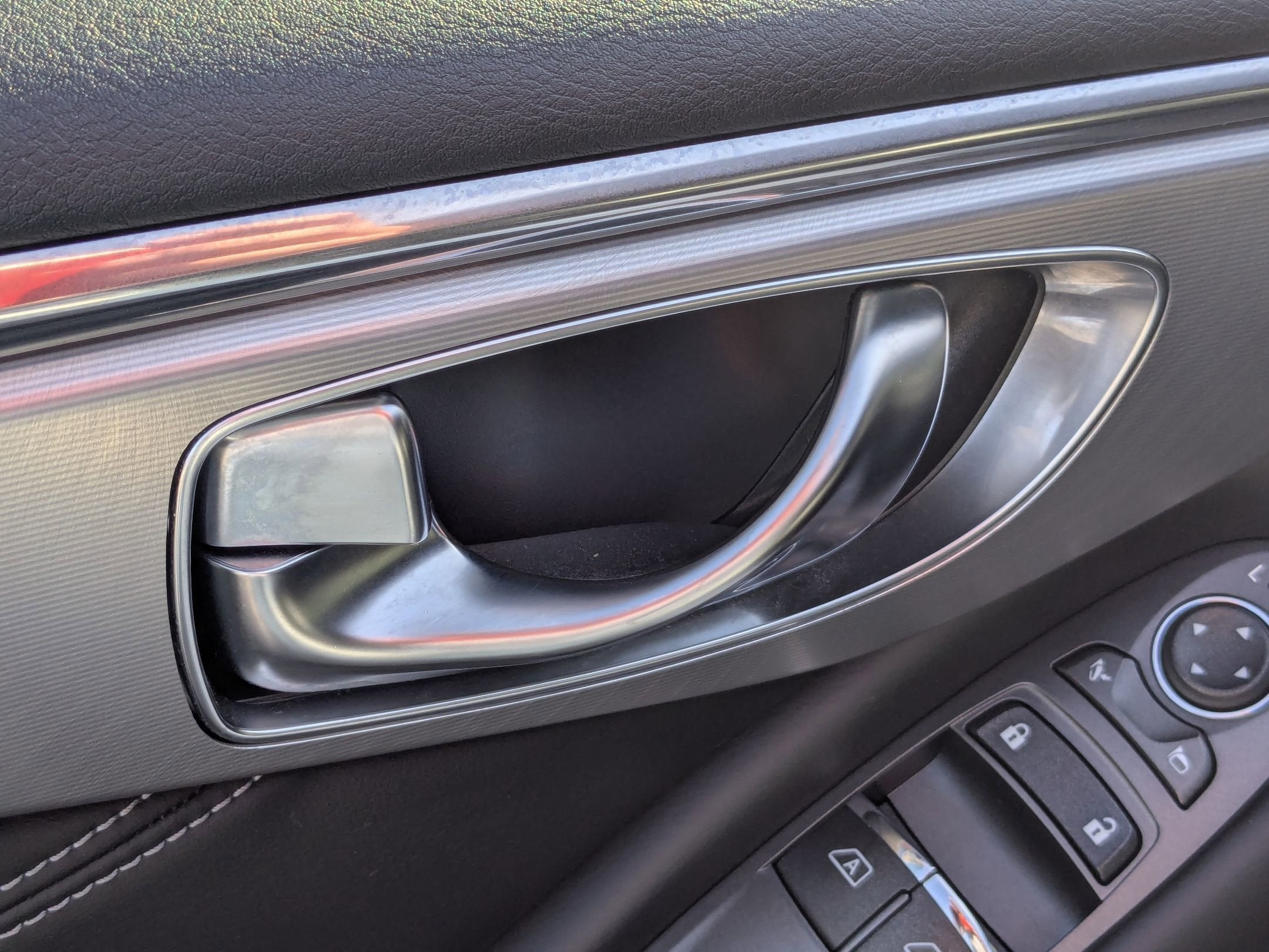 2022 INFINITI Q60 LUXE