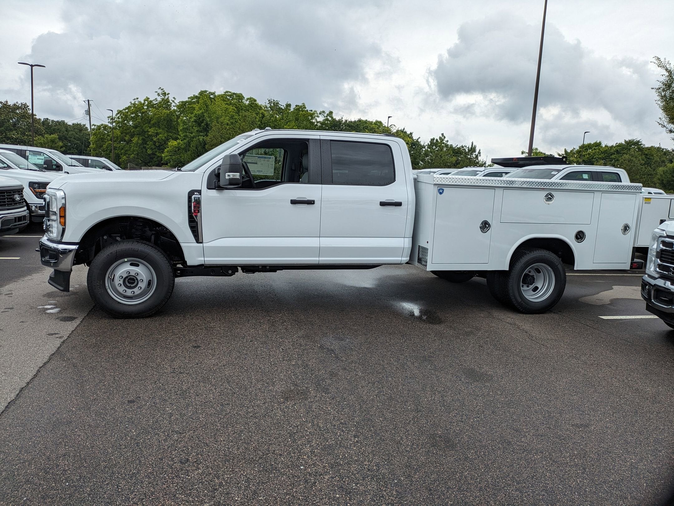 2025 Ford Super Duty F-350 DRW XL