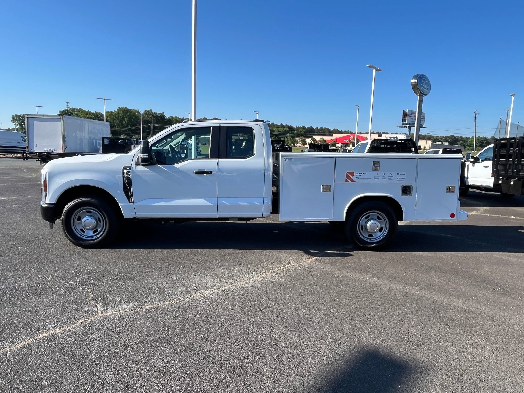2025 Ford Super Duty F-350 SRW XL
