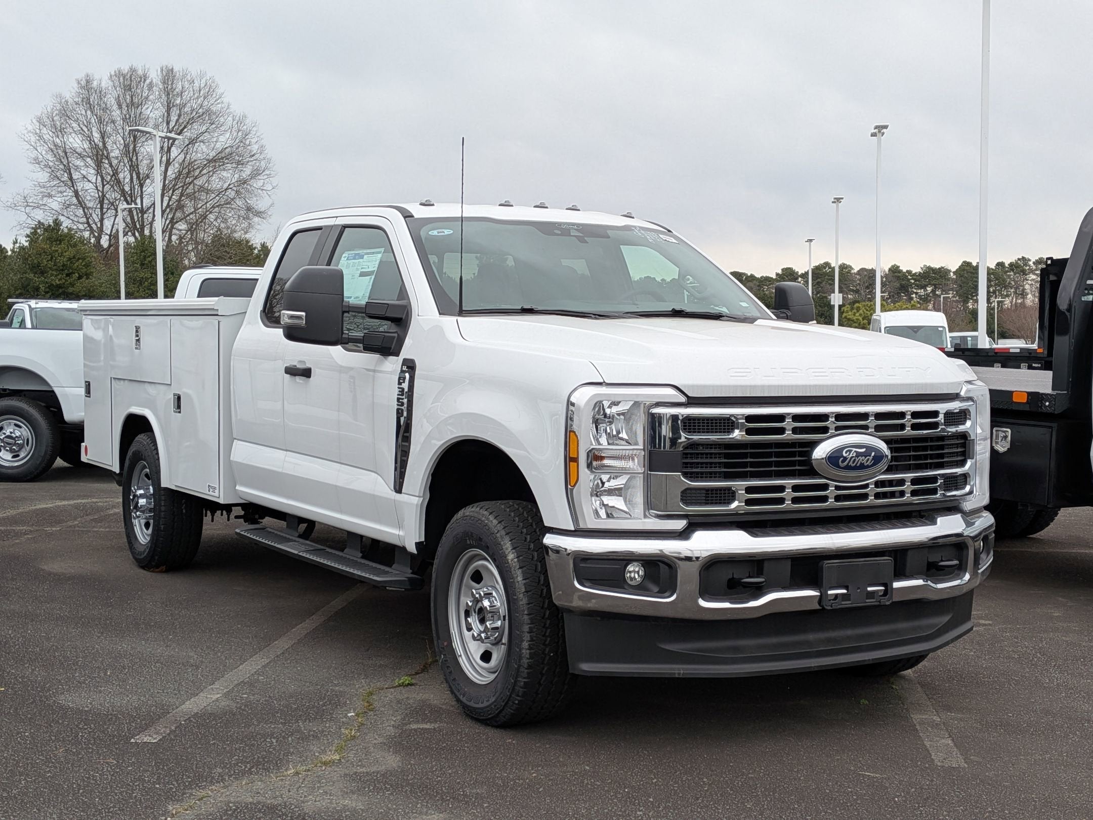 2025 Ford Super Duty F-350 SRW XL