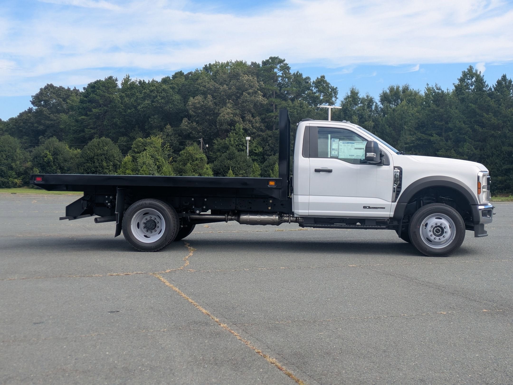 2025 Ford Super Duty F-550 DRW XL
