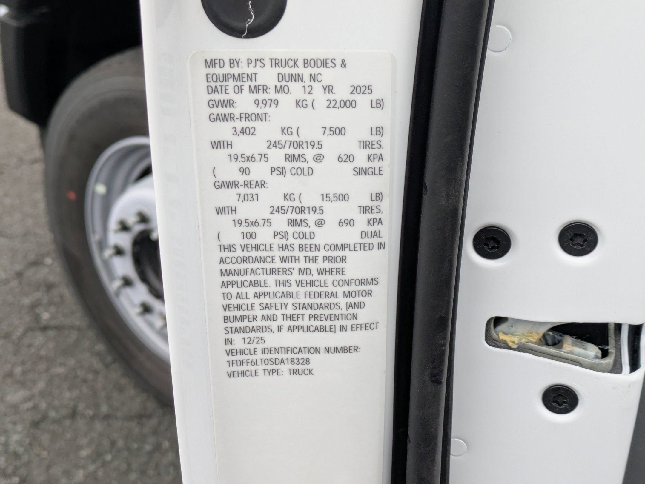 2025 Ford Super Duty F-600 DRW XL