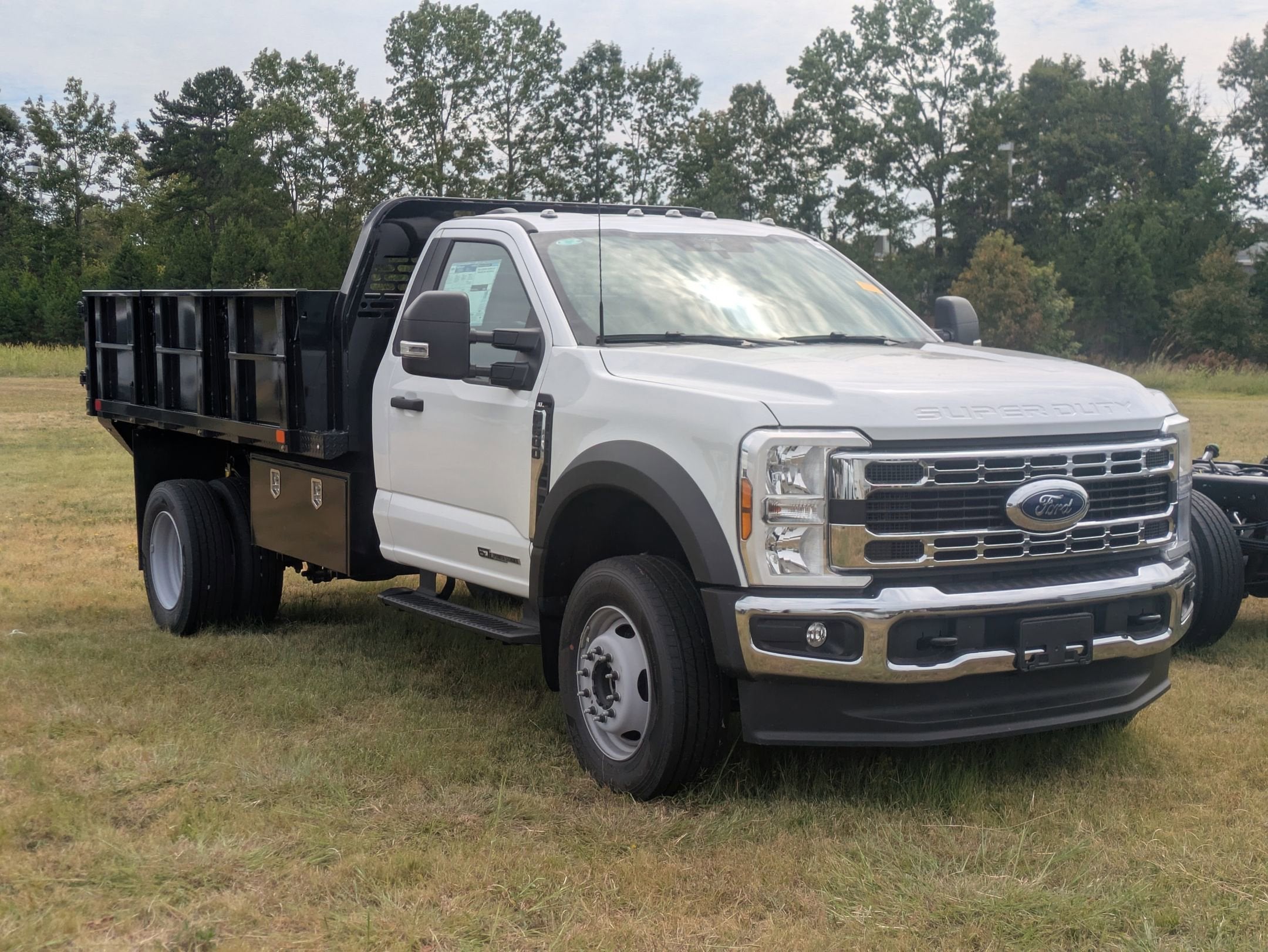 2025 Ford Super Duty F-600 DRW XL