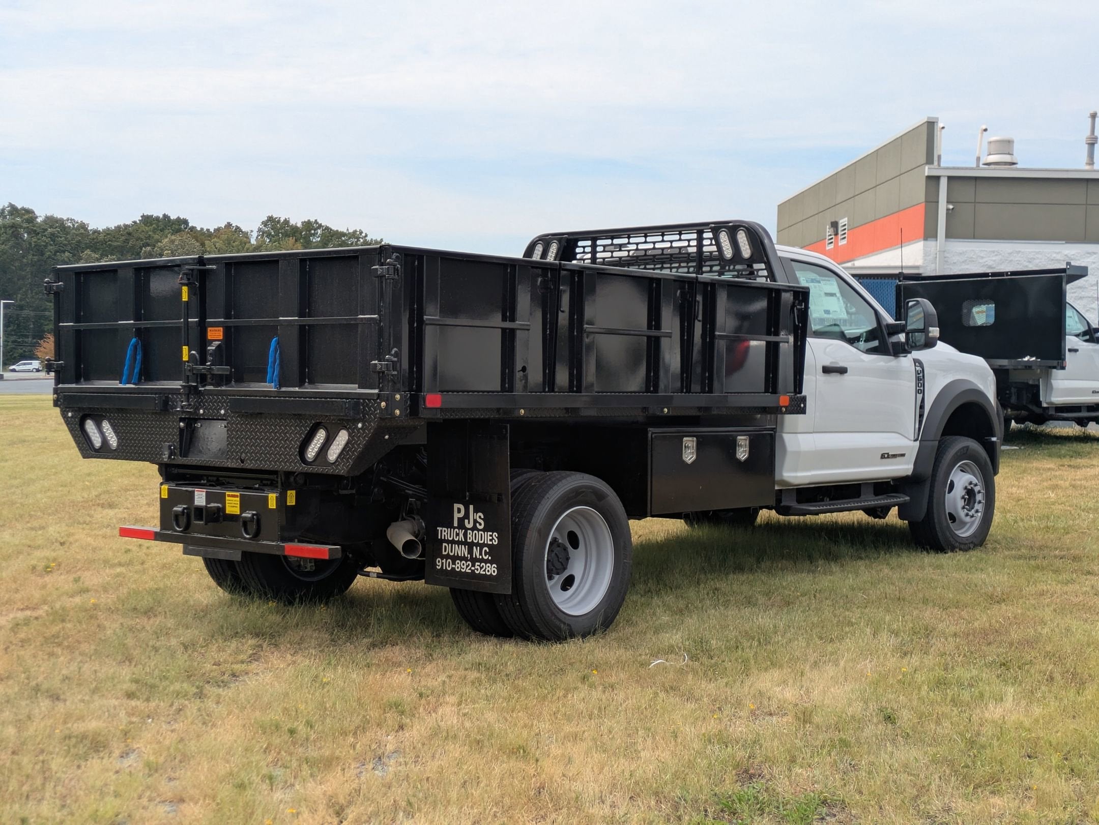 2025 Ford Super Duty F-600 DRW XL