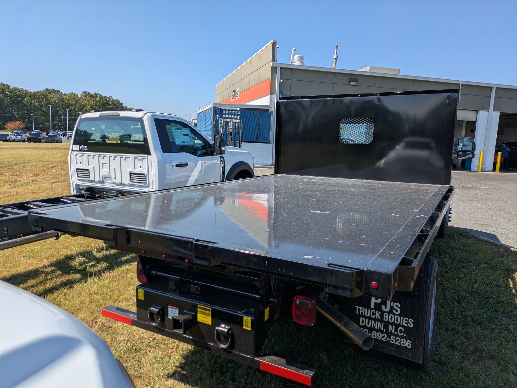 2025 Ford Super Duty F-600 DRW XL