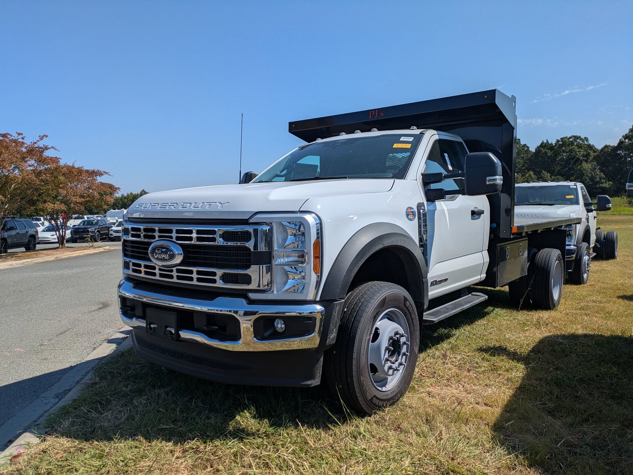 2025 Ford Super Duty F-600 DRW XL