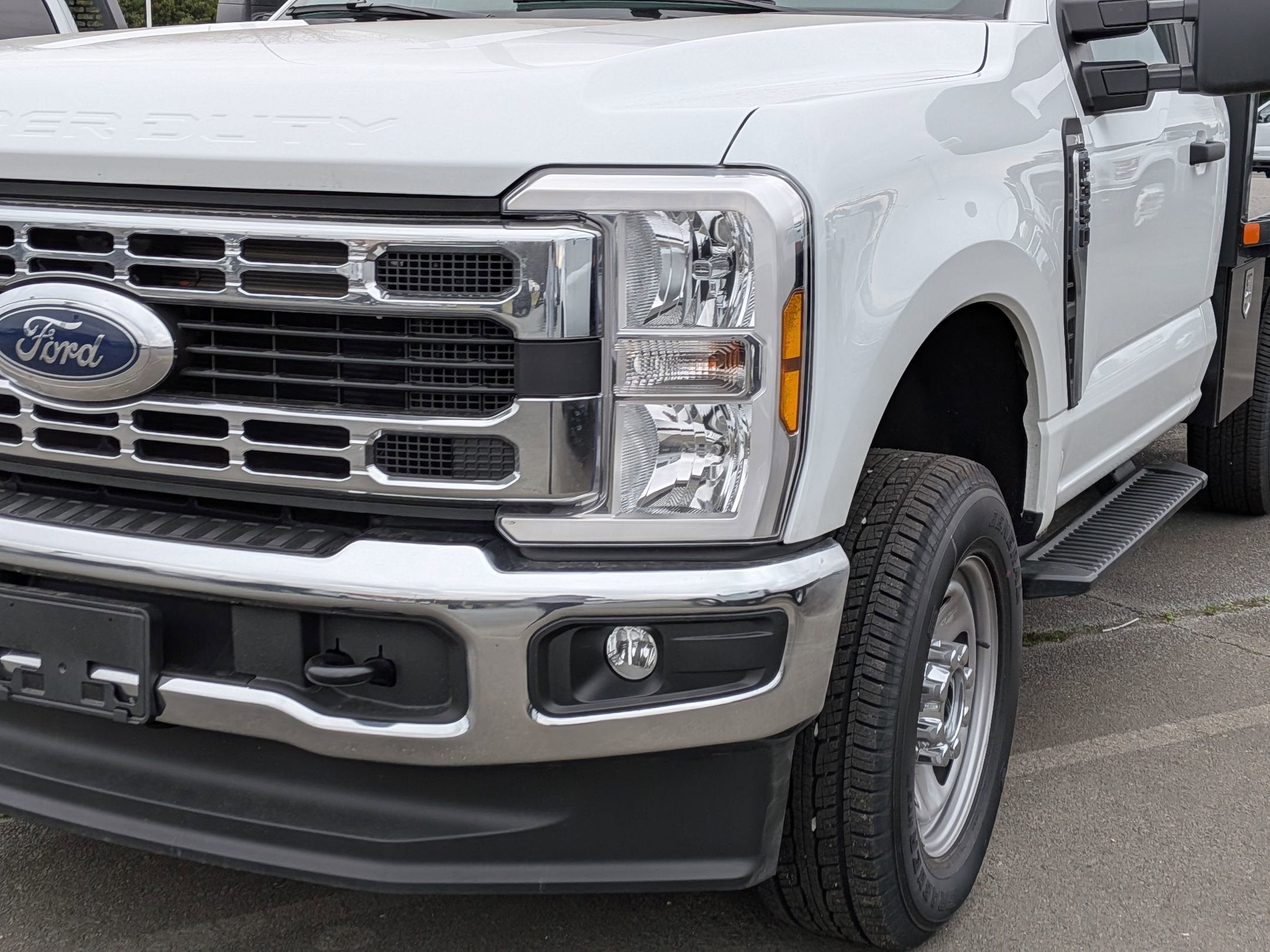 2025 Ford Super Duty F-350 SRW XL