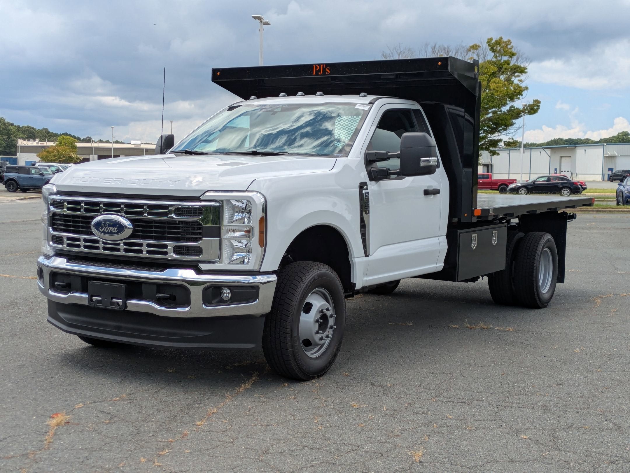 2025 Ford Super Duty F-350 DRW XL