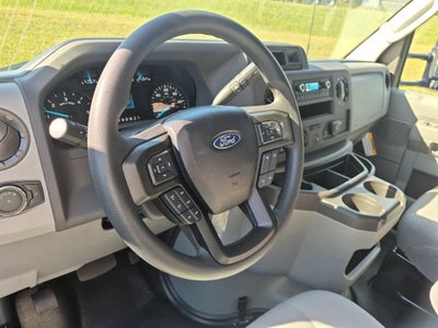 2025 Ford E-Series Cutaway Base