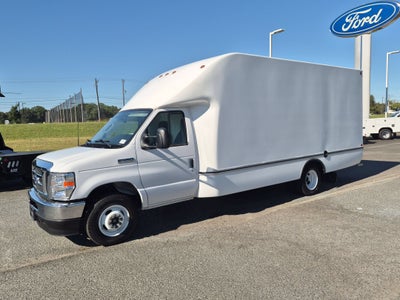 2025 Ford E-Series Cutaway Base