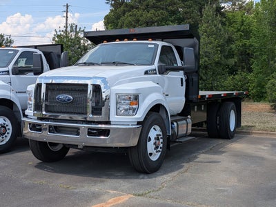 2027 Ford F-750SD Base