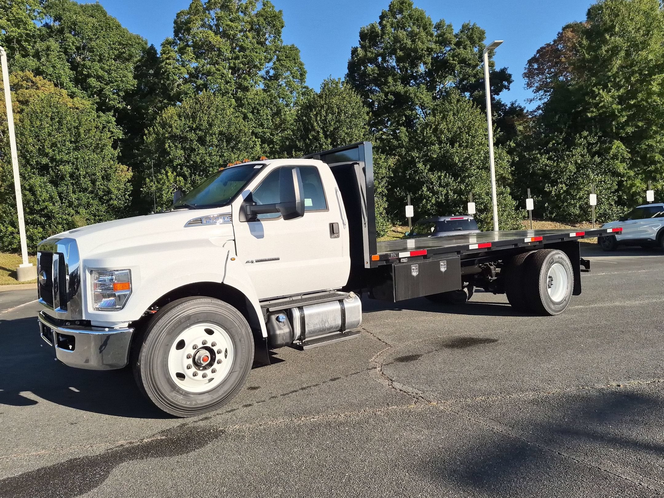 2027 Ford F-750SD Base