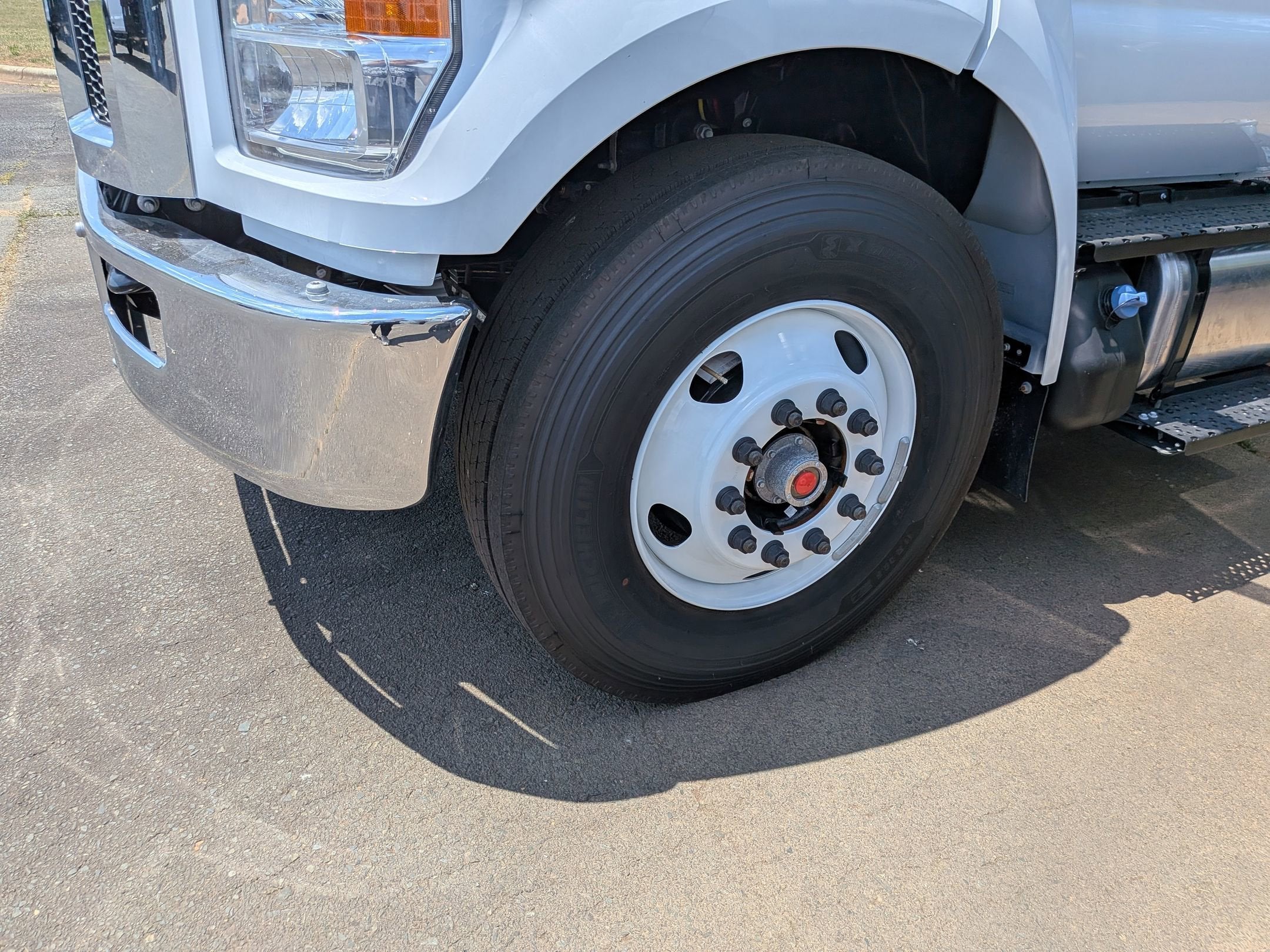 2027 Ford F-750SD Base