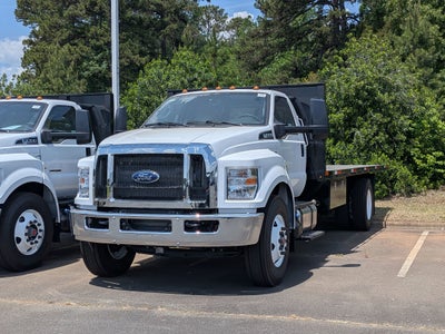 2027 Ford F-750SD Base