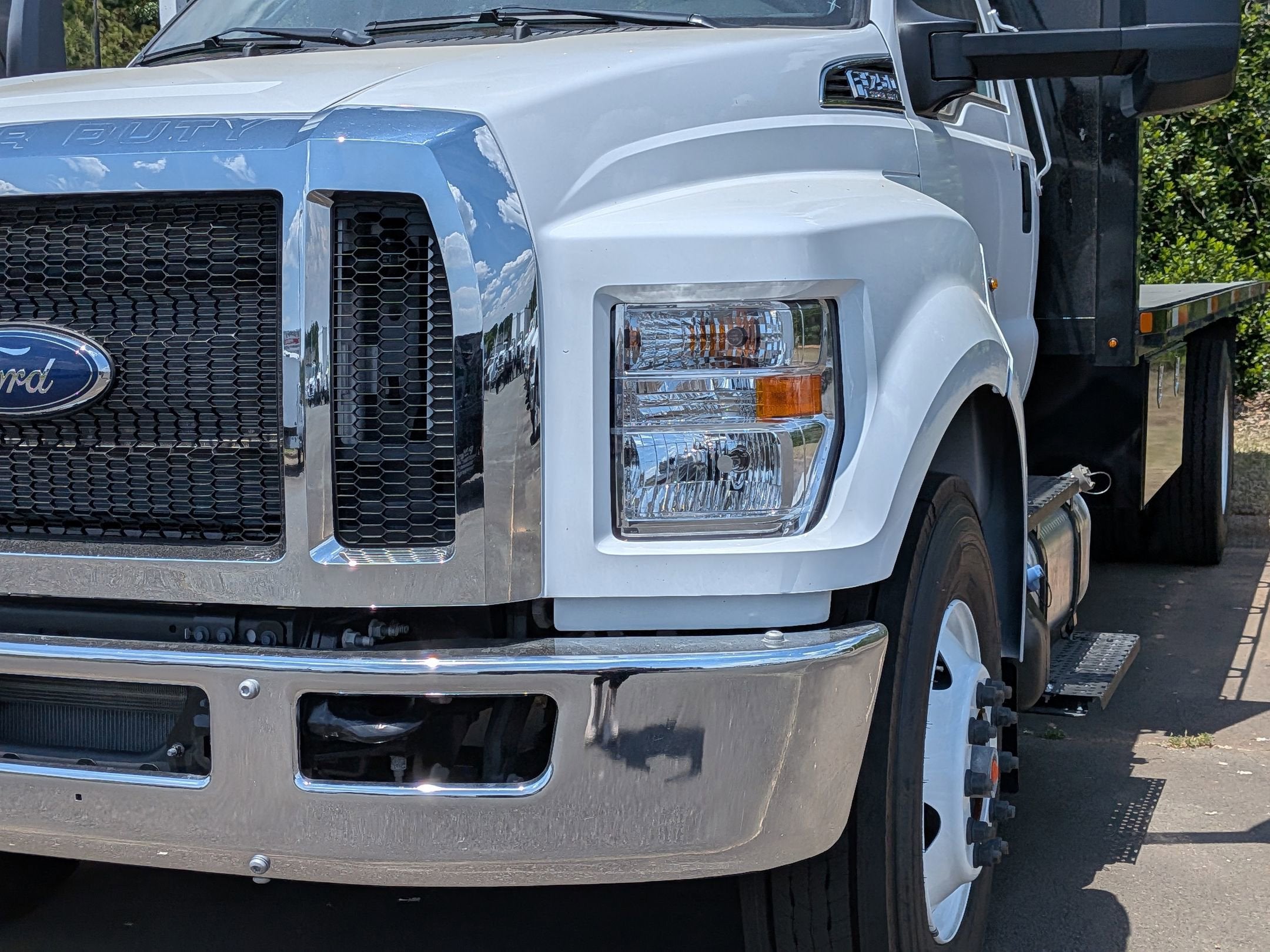 2027 Ford F-750SD Base