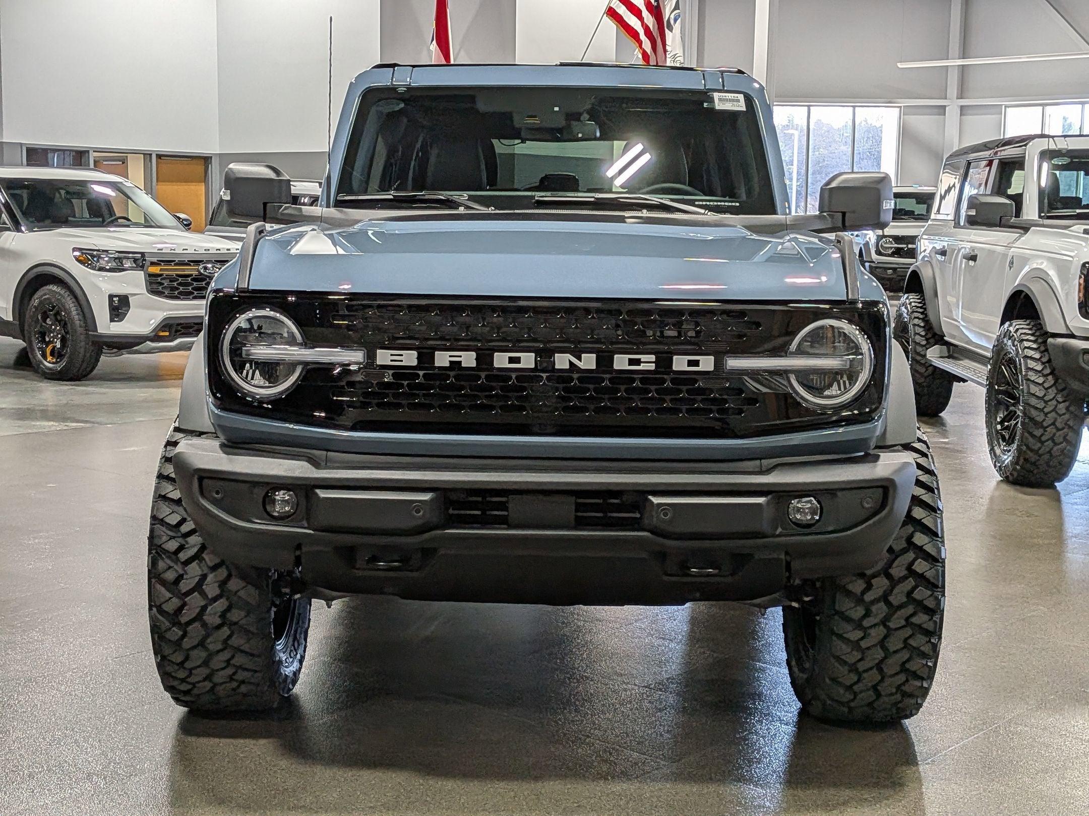 2025 Ford Bronco Outer Bank Custom Wheels / Lift