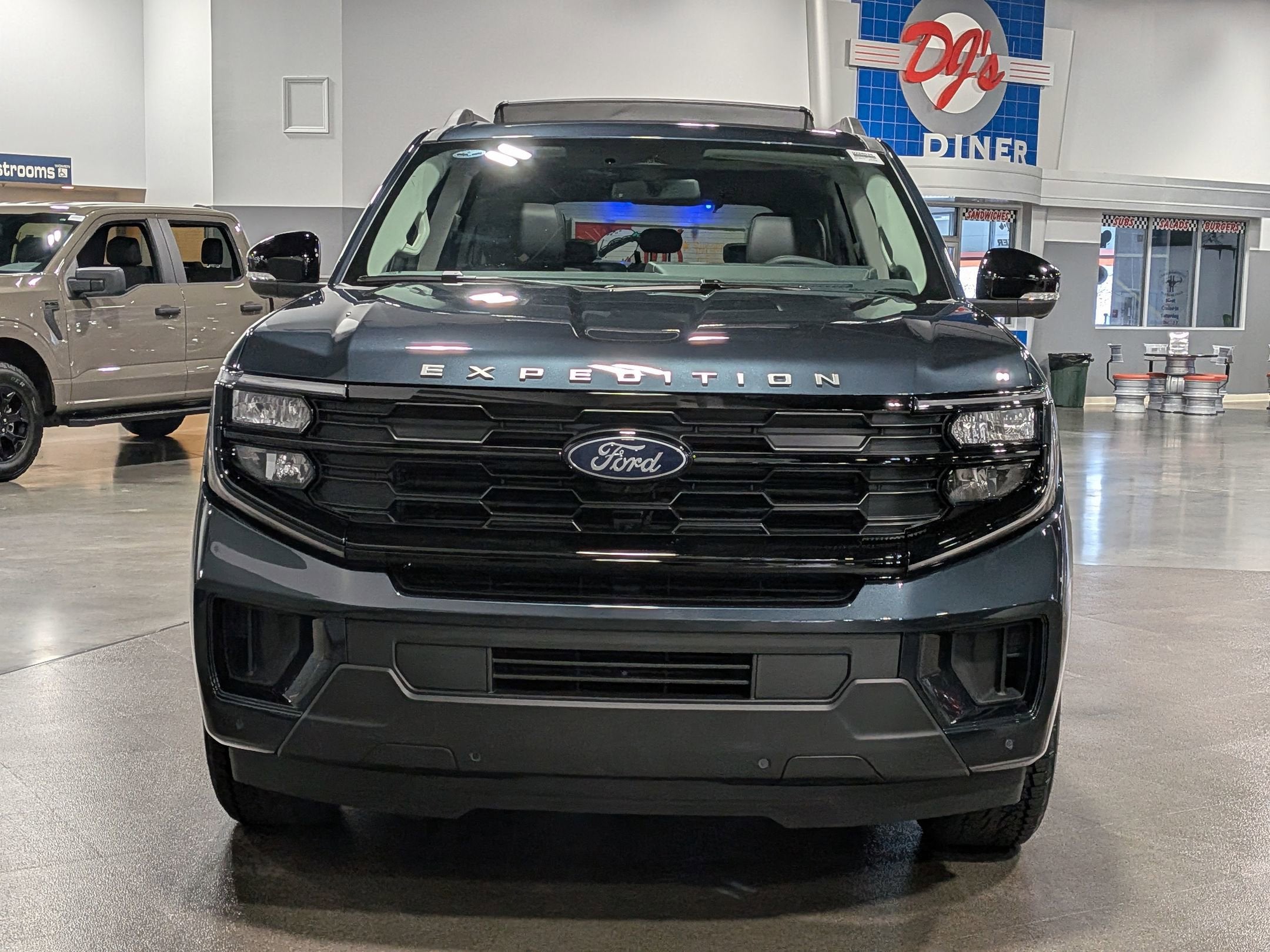 2025 Ford Expedition Active