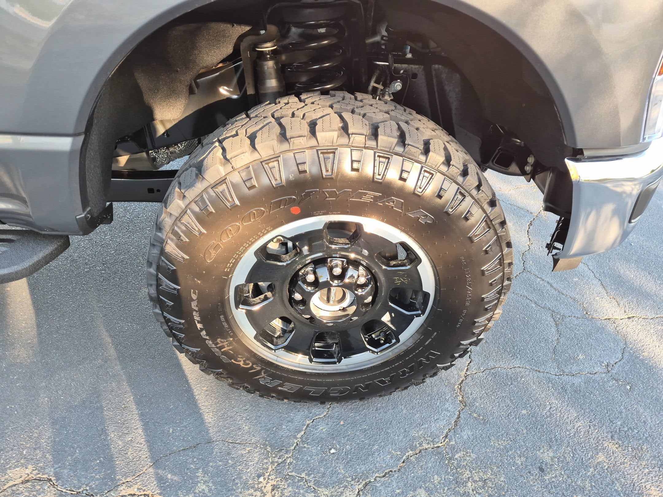 2027 Ford Super Duty F-250 SRW LARIAT