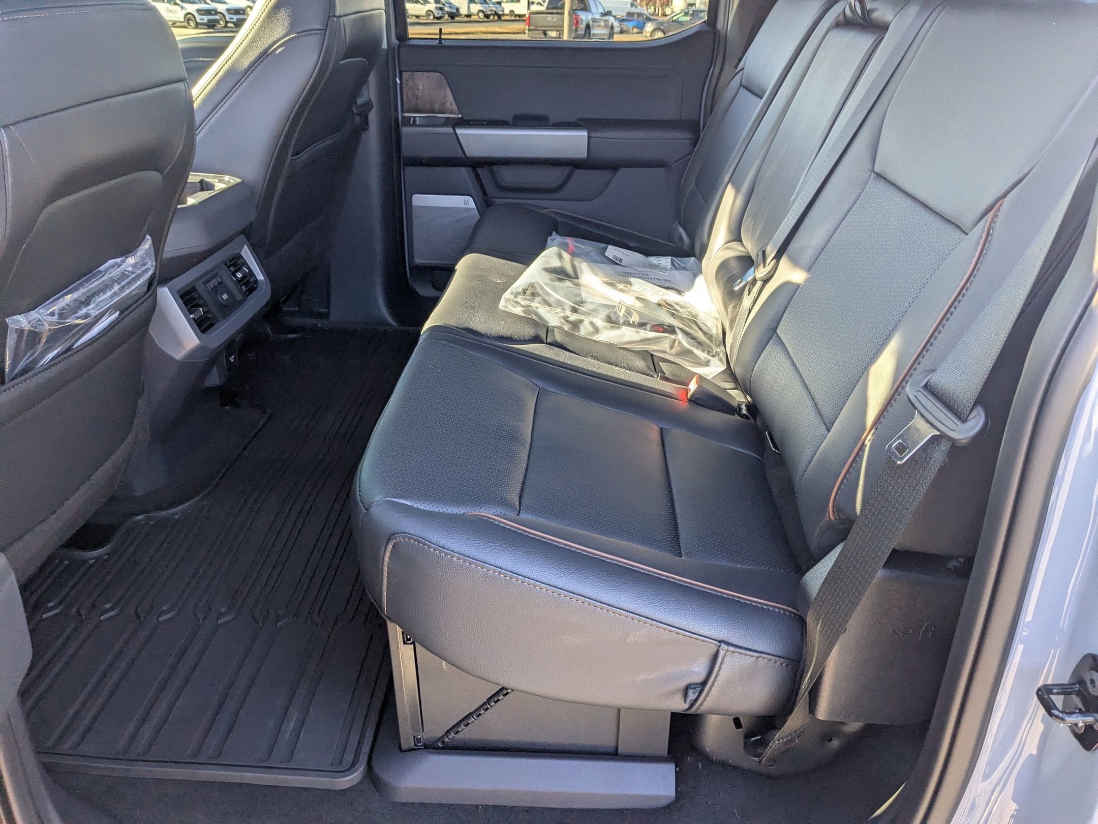 2026 Ford Super Duty F-350 SRW LARIAT