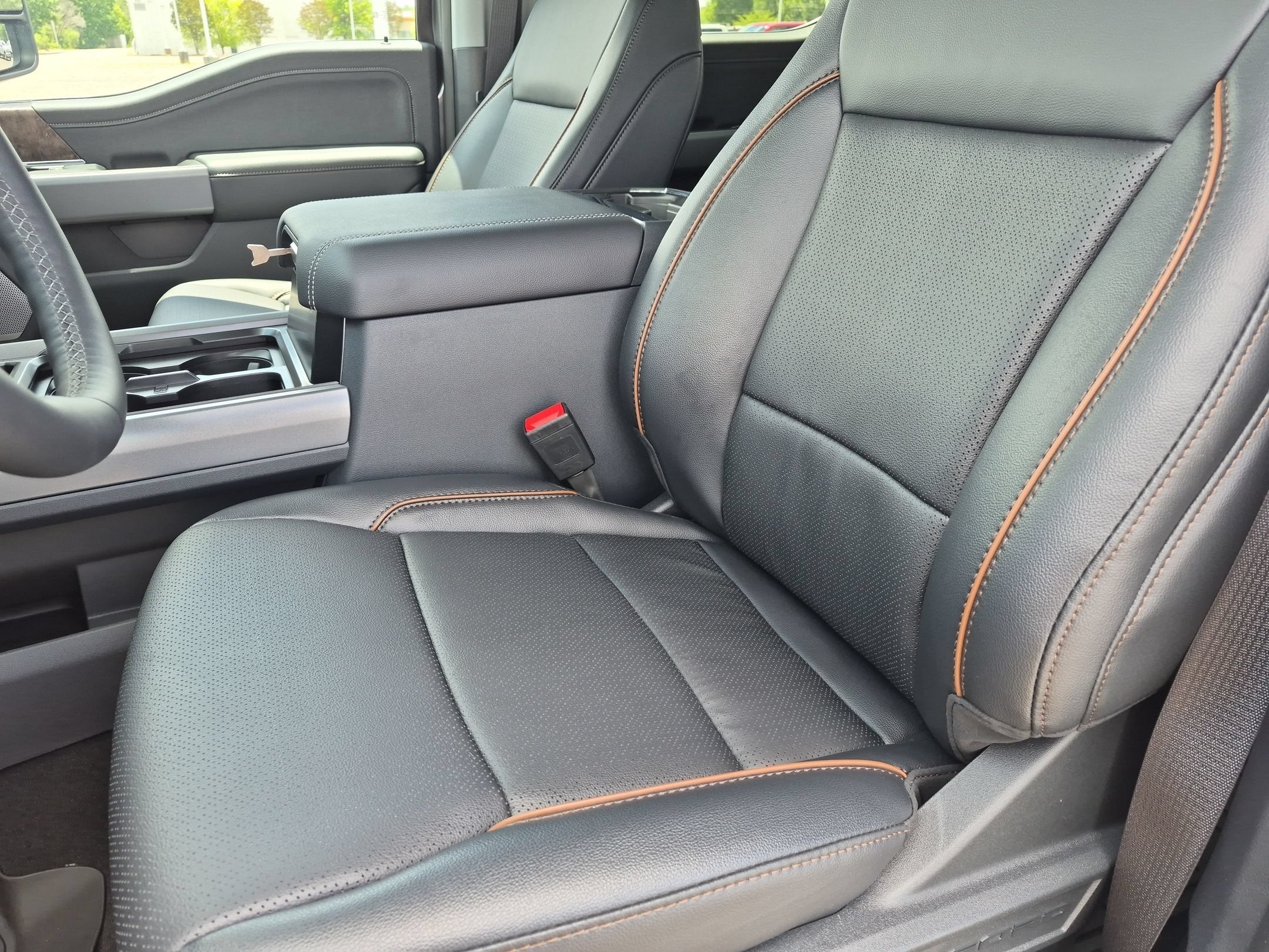 2026 Ford Super Duty F-350 DRW LARIAT