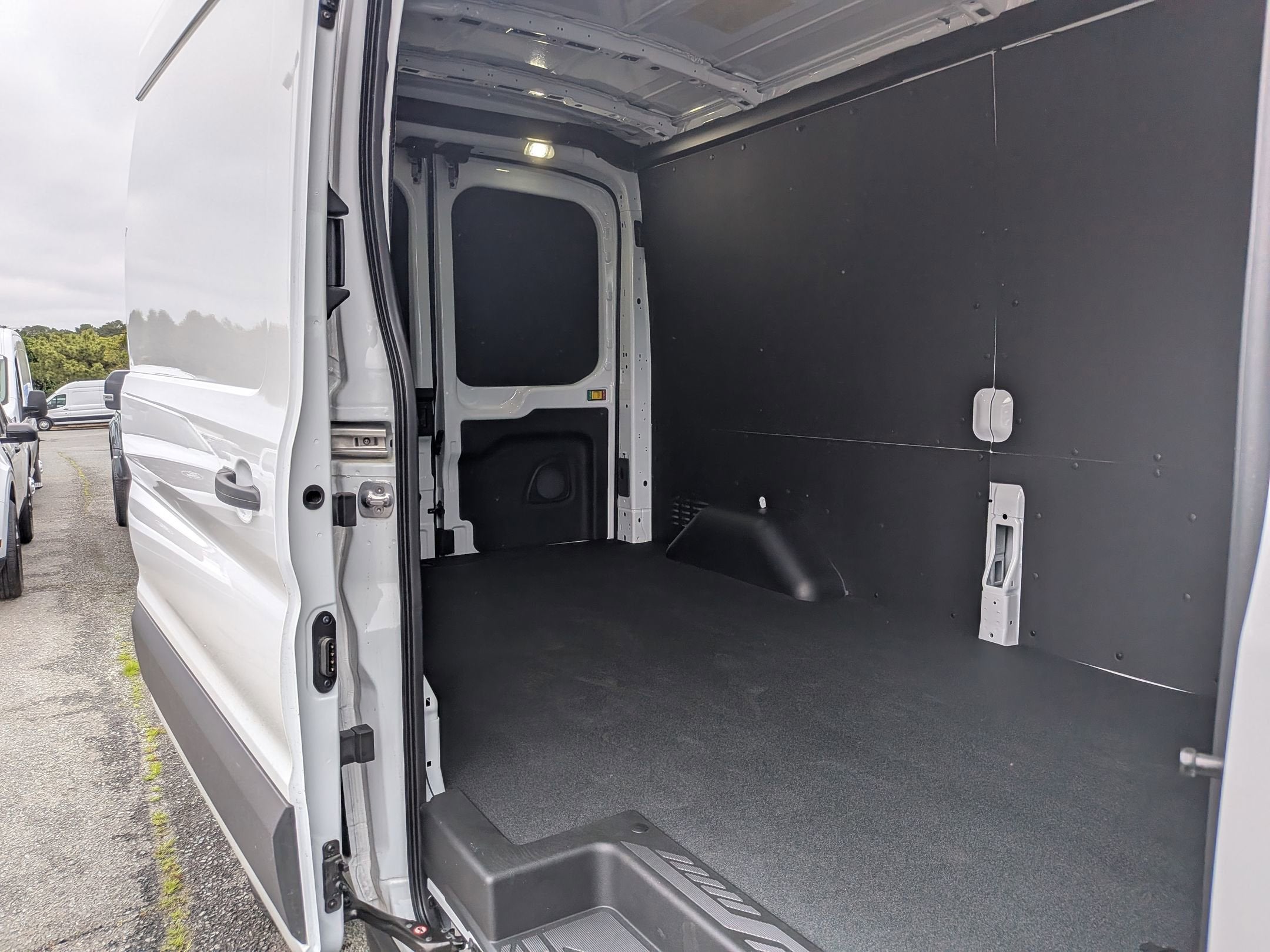 2026 Ford Transit Cargo Van Base