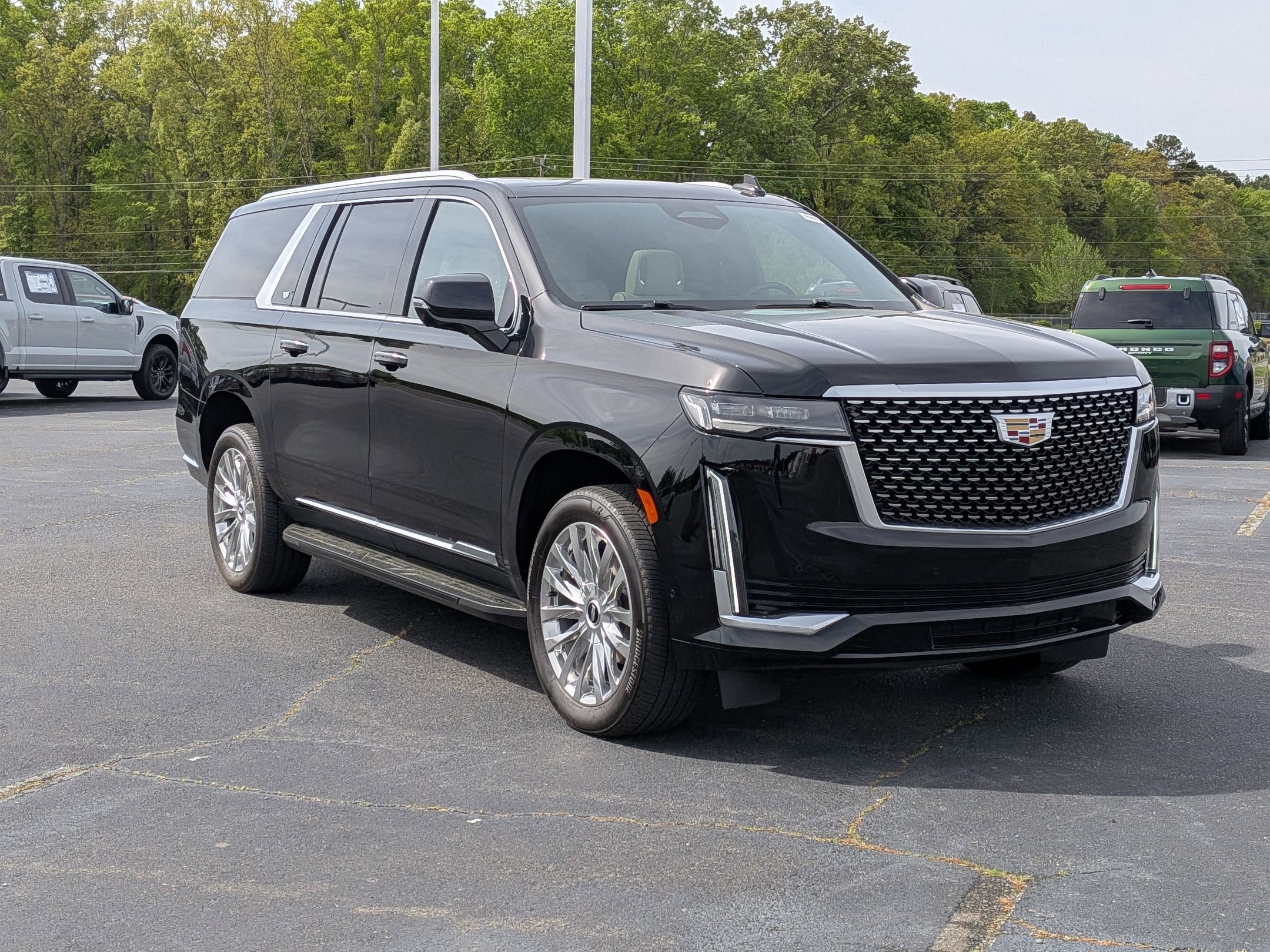 2023 Cadillac Escalade ESV 4WD Premium Luxury