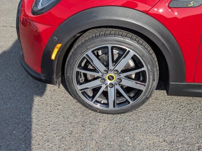 2023 MINI Hardtop 2 Door Cooper SE Signature