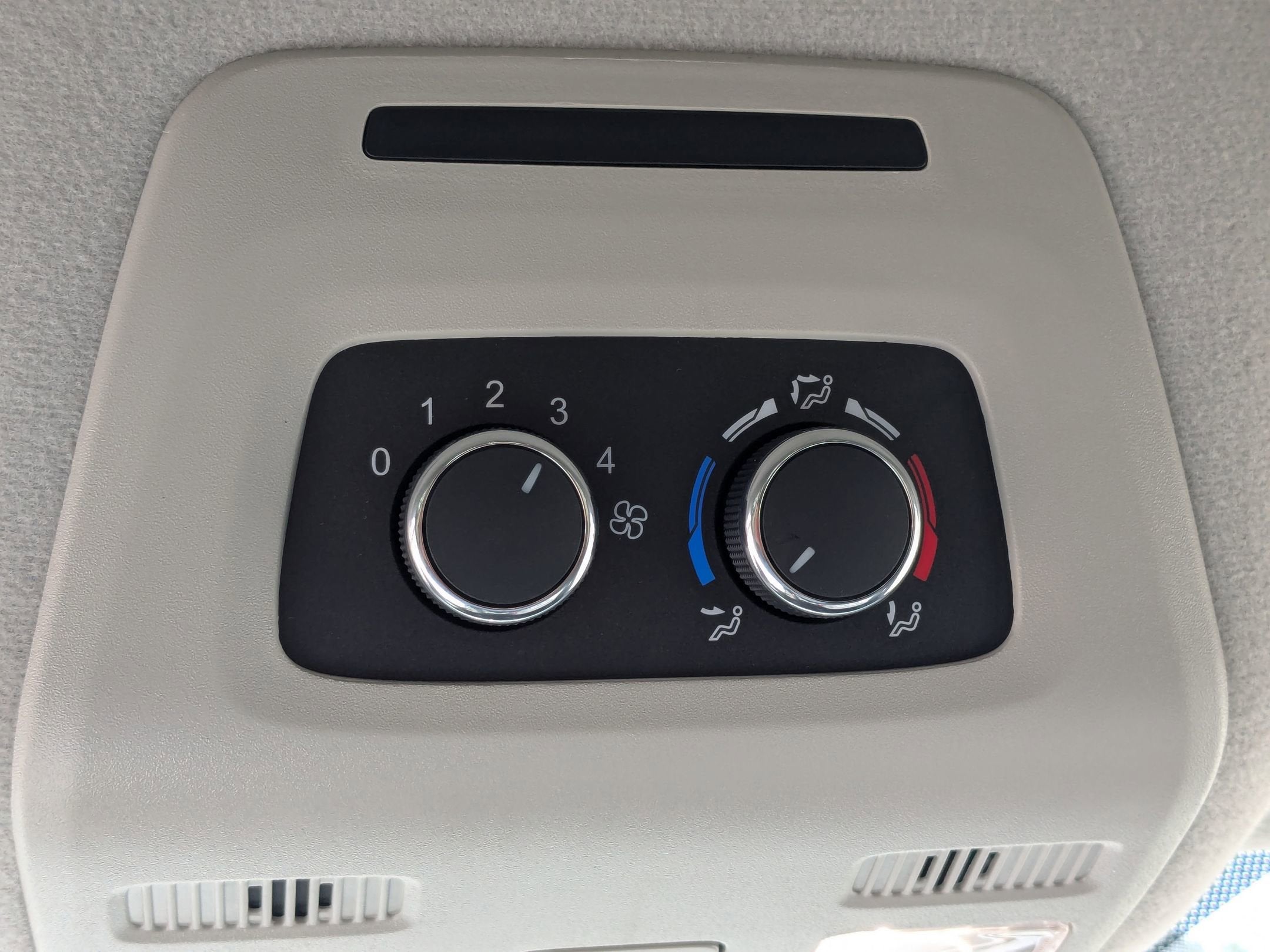 2026 Ford Transit Passenger Wagon XLT