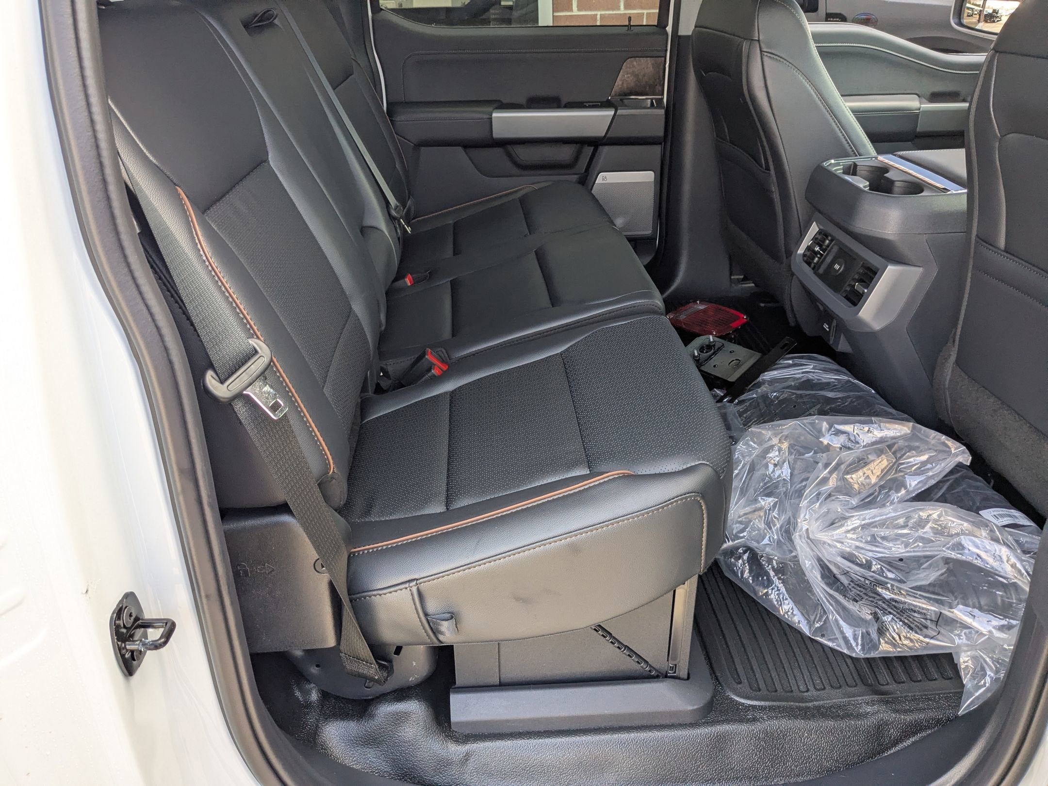 2026 Ford Super Duty F-450 DRW LARIAT