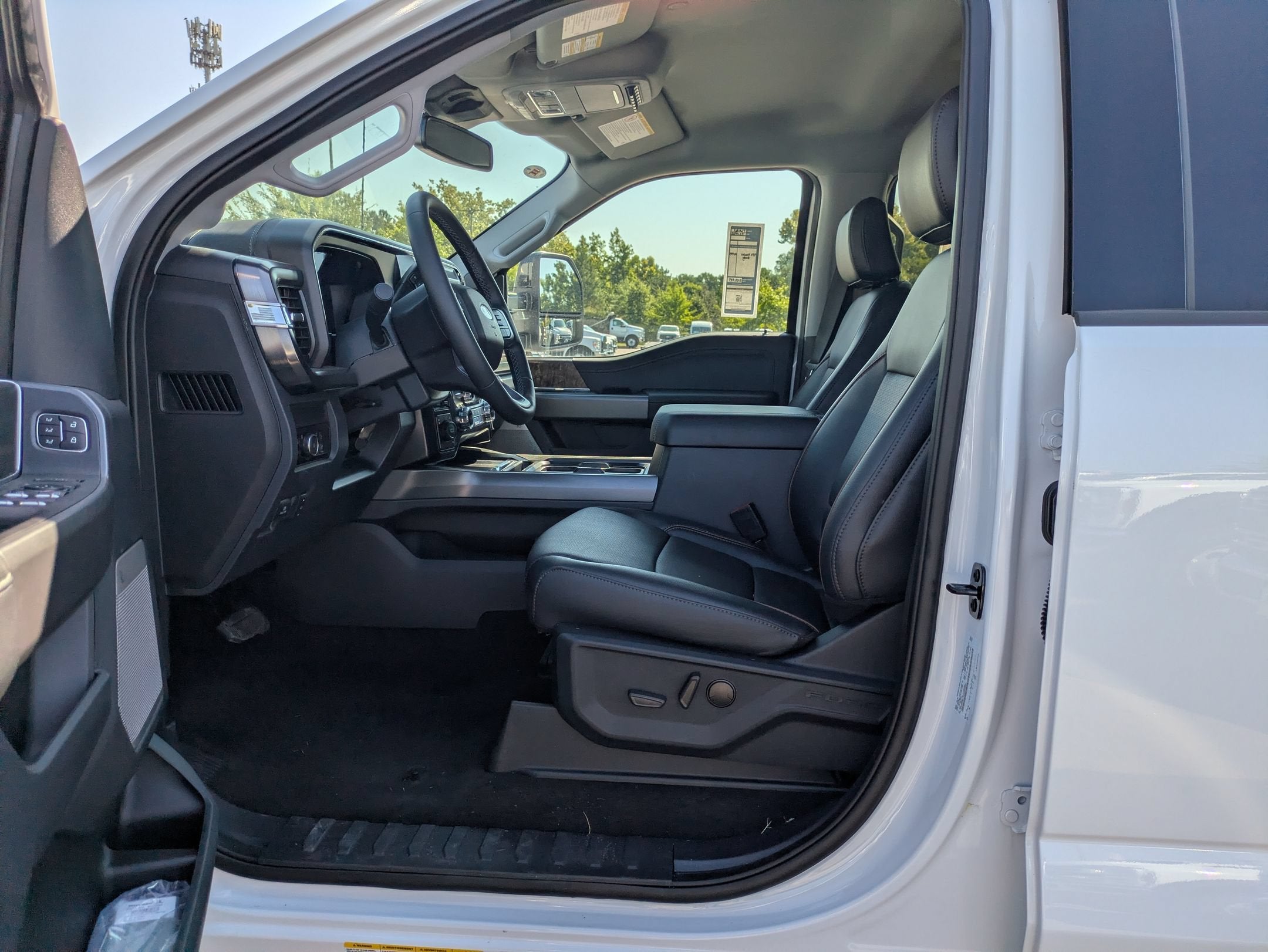 2026 Ford Super Duty F-450 DRW LARIAT