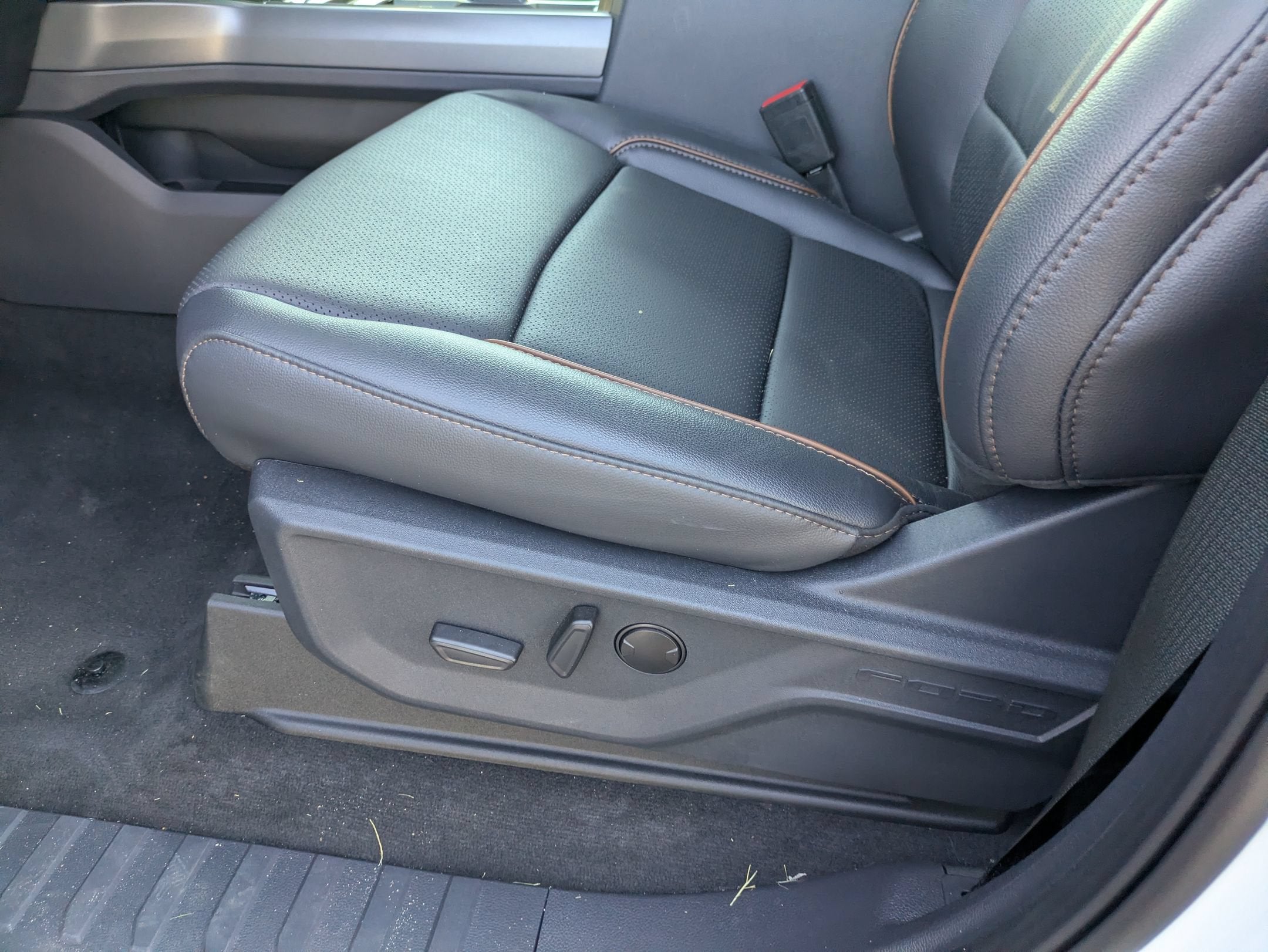 2026 Ford Super Duty F-450 DRW LARIAT