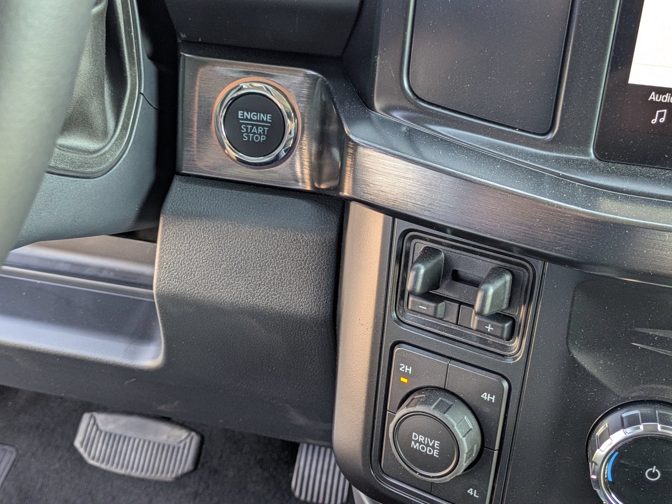 2026 Ford Super Duty F-450 DRW LARIAT